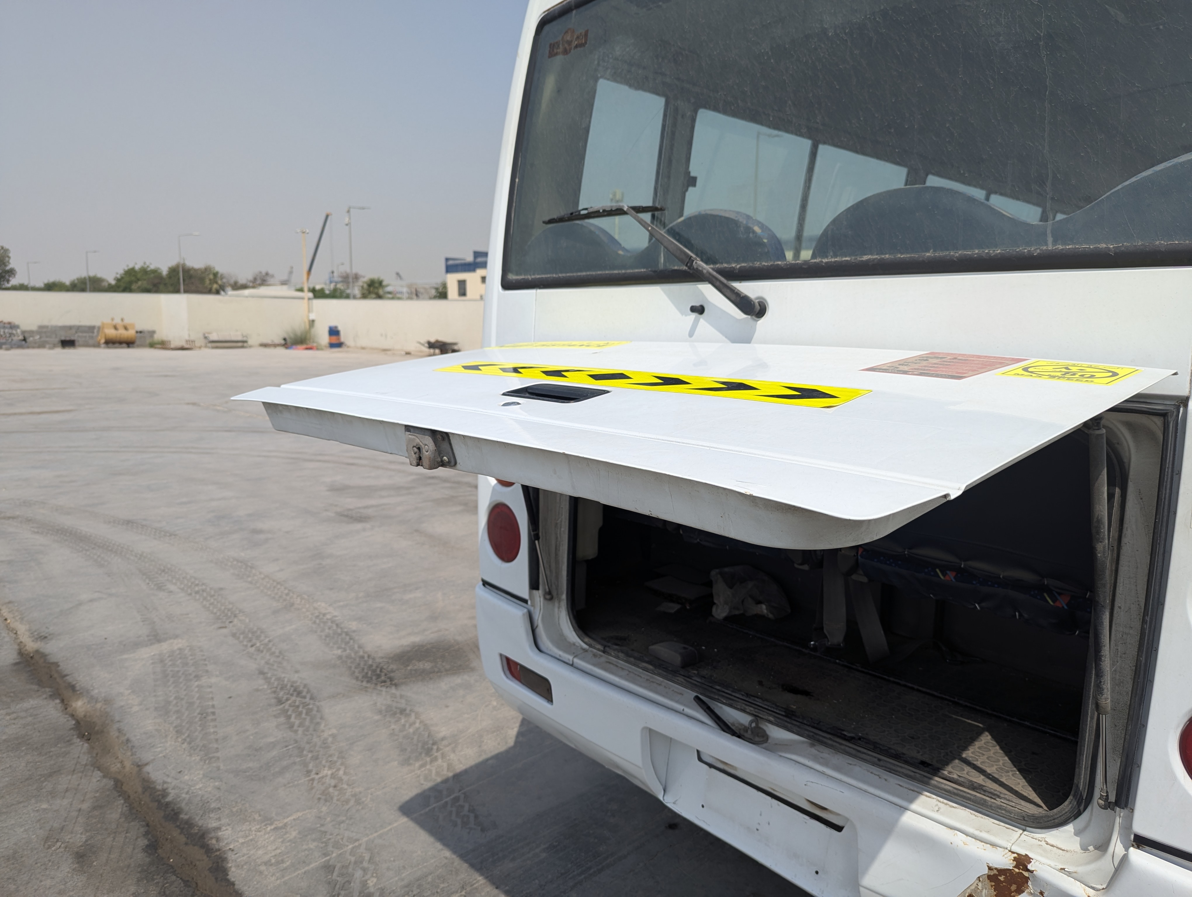 TBV-001-Mitsubishi-Fuso-Roza-Buses-inspection-Exterior-Boot-door-1