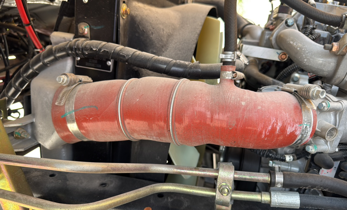 BTC-004-XCMG-SQZ200-Boom-truck-cranes-inspection-Engine-Hoses-1