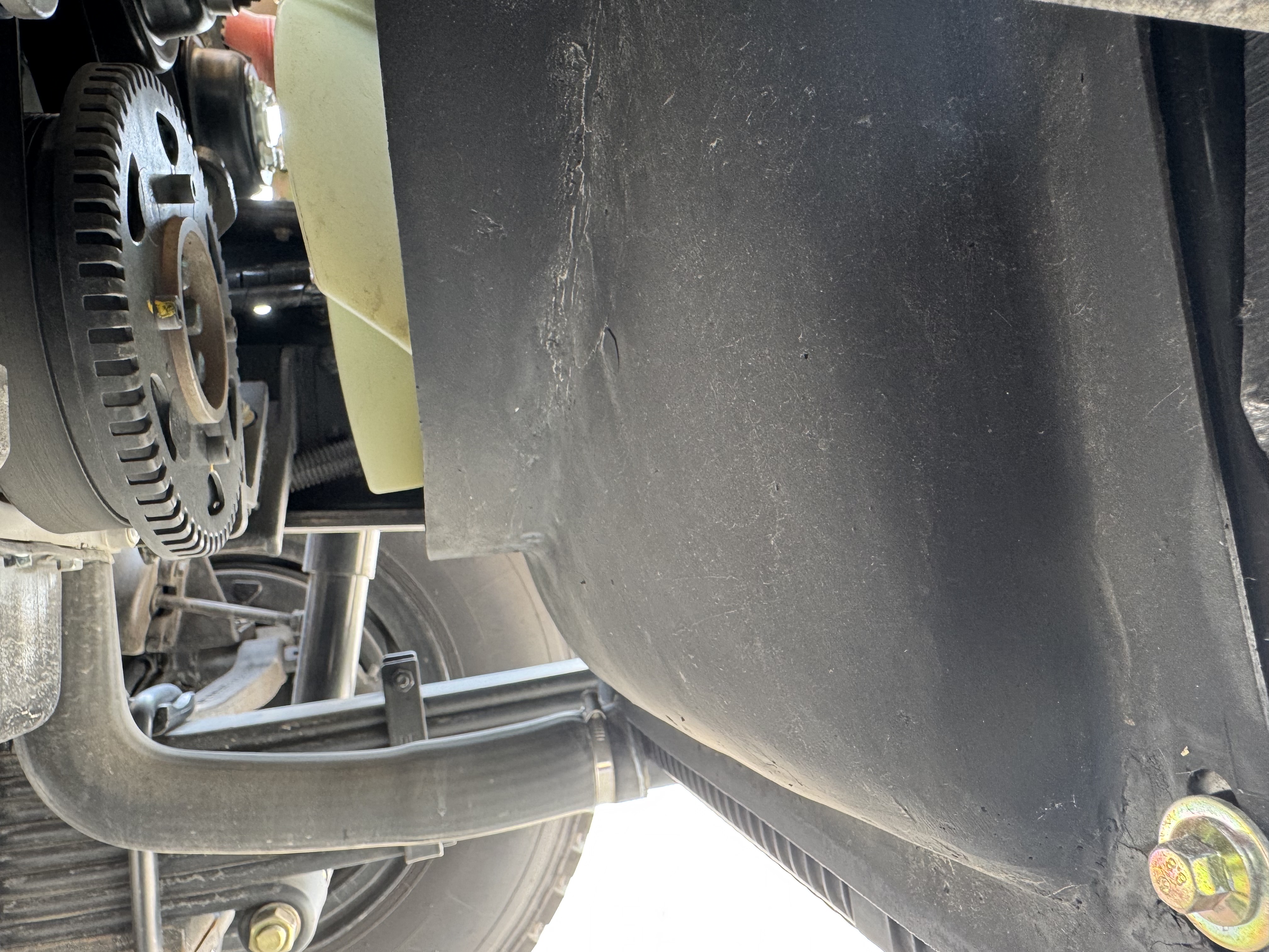 BTC-004-XCMG-SQZ200-Boom-truck-cranes-inspection-Engine-Cooling-fan-and-fan-guard-1