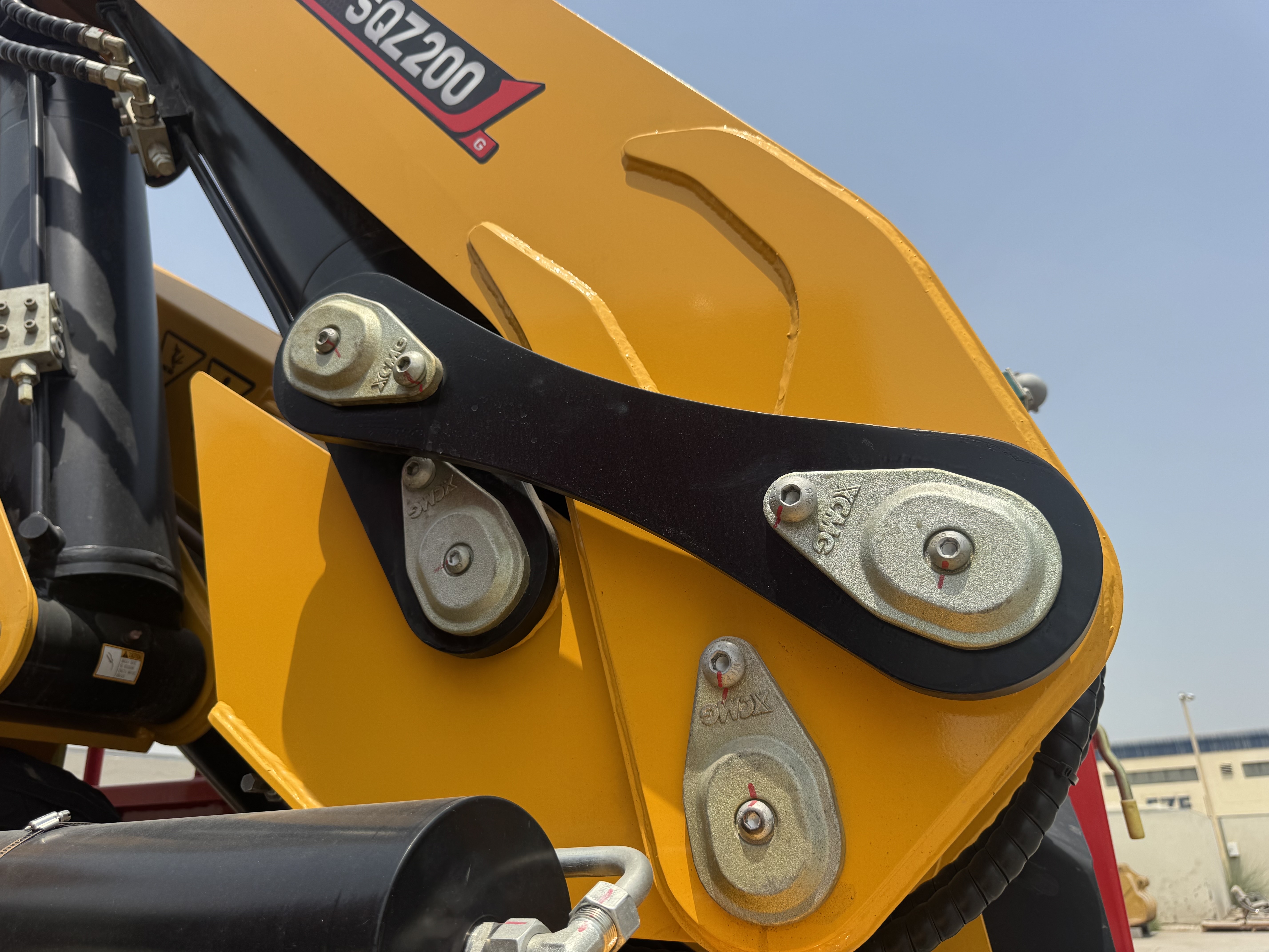 BTC-004-XCMG-SQZ200-Boom-truck-cranes-inspection-Hydraulics-Boom-base-pin-and-bushings-1