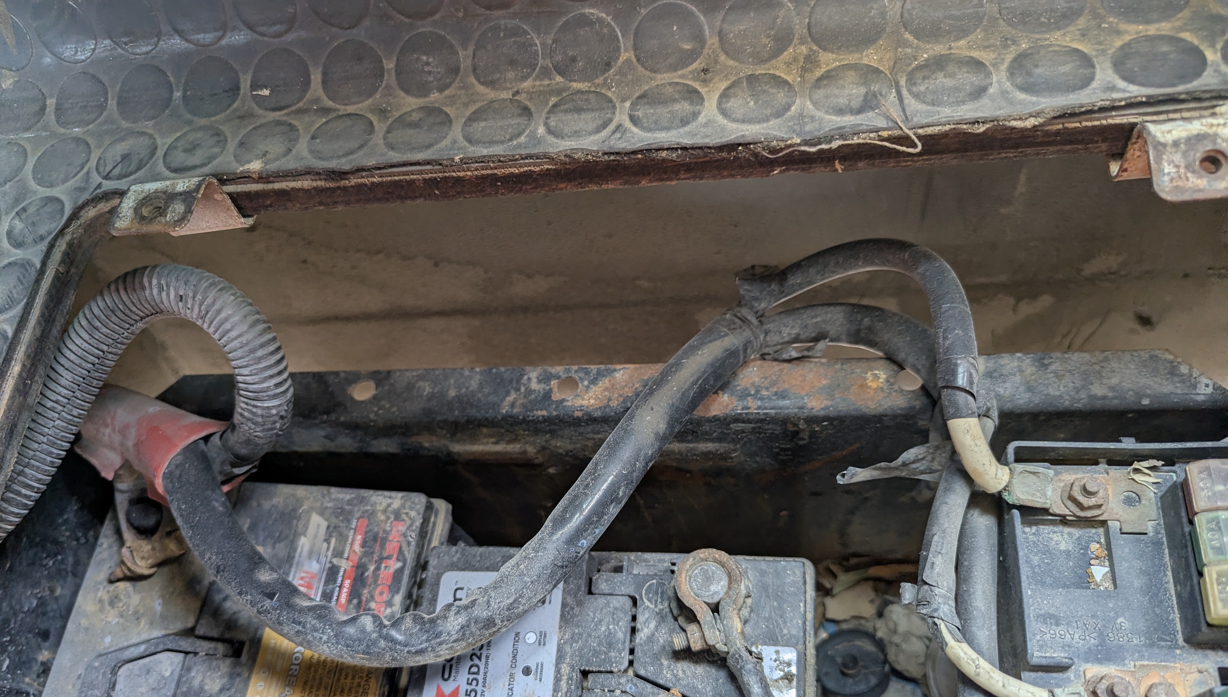 TBV-001-Mitsubishi-Fuso-Roza-Buses-inspection-Electronics-Wiring-harness-1