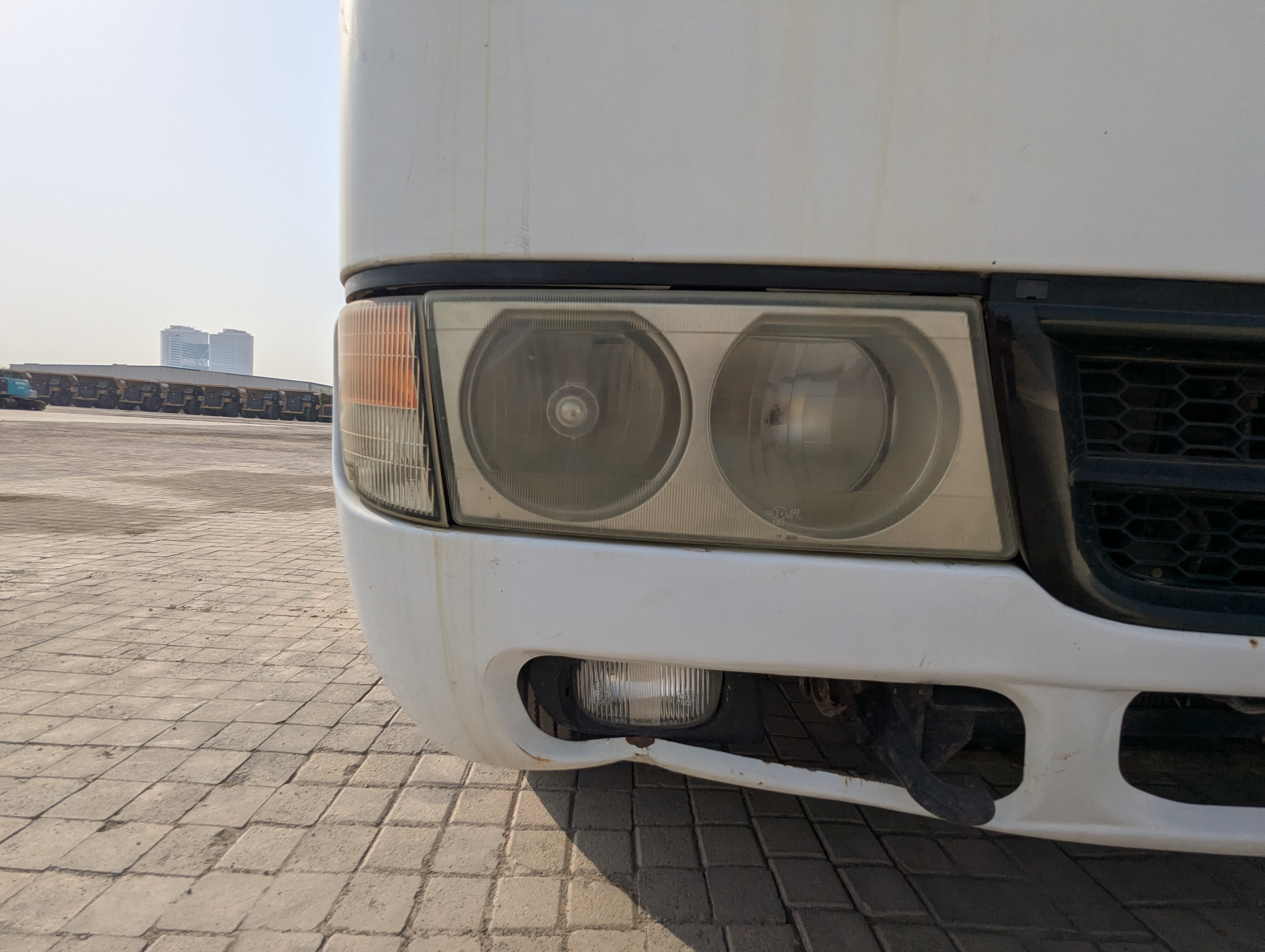 TBV-001-Mitsubishi-Fuso-Roza-Buses-inspection-Electronics-Headlights-1