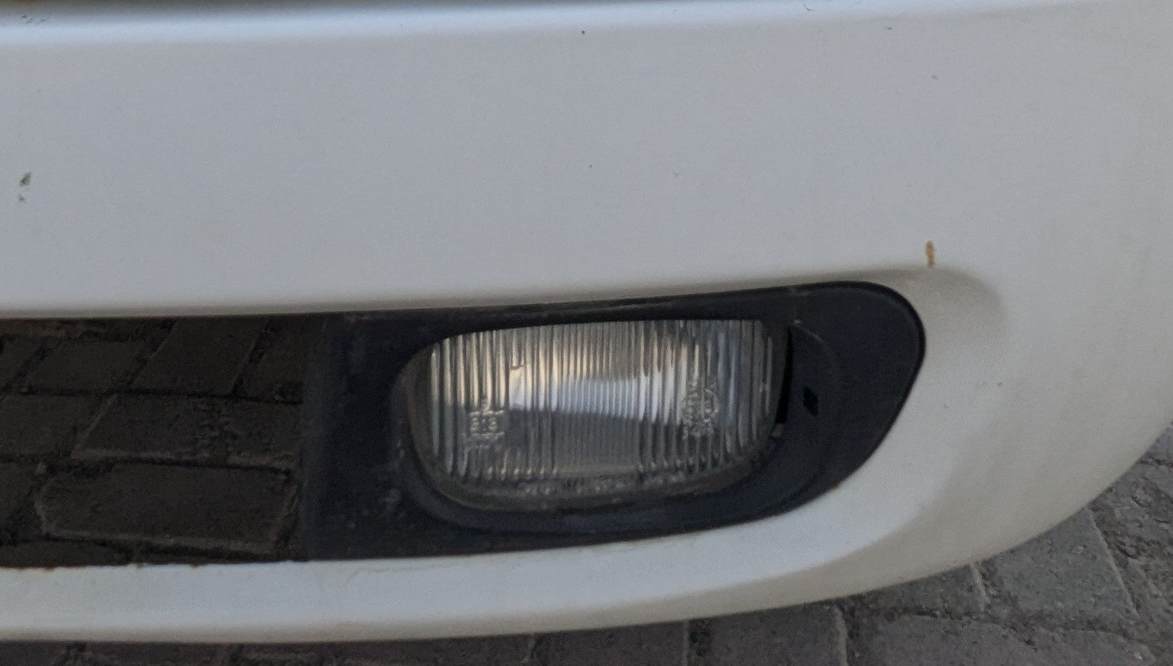 TBV-001-Mitsubishi-Fuso-Roza-Buses-inspection-Electronics-Fog-lamps-1