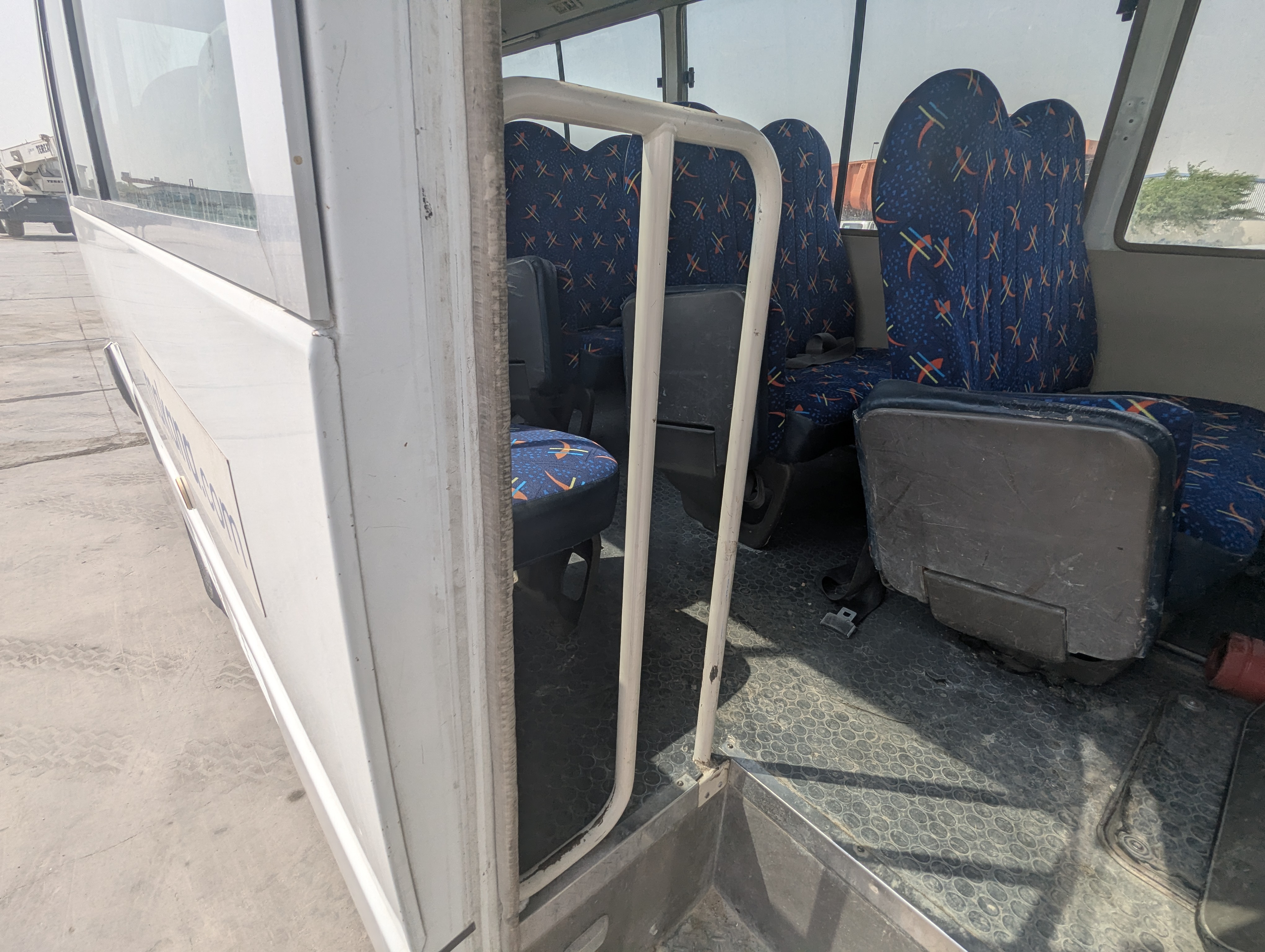 TBV-001-Mitsubishi-Fuso-Roza-Buses-inspection-Structure-Handrails-1
