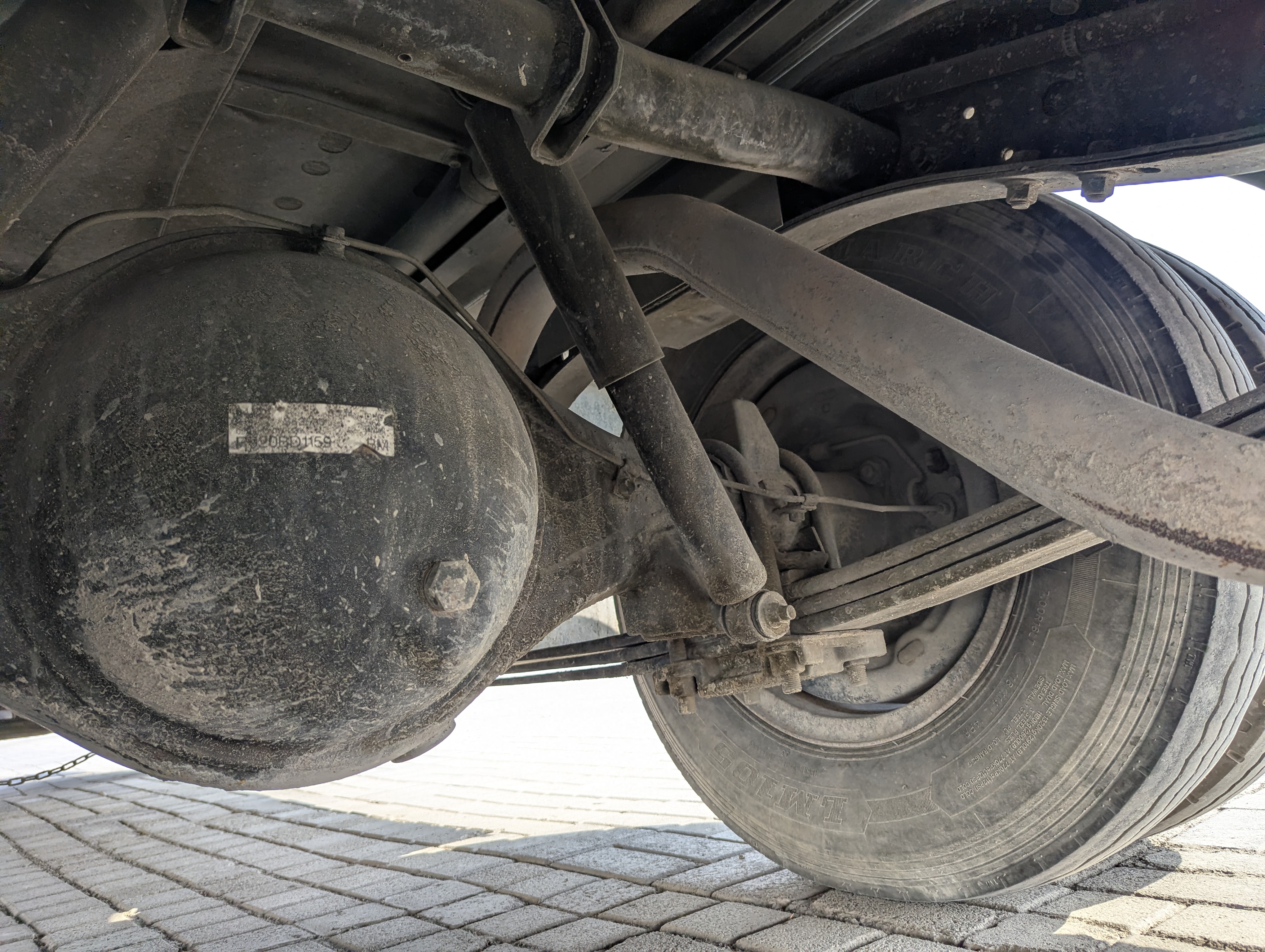TBV-001-Mitsubishi-Fuso-Roza-Buses-inspection-Chassis-Rear-suspension-1