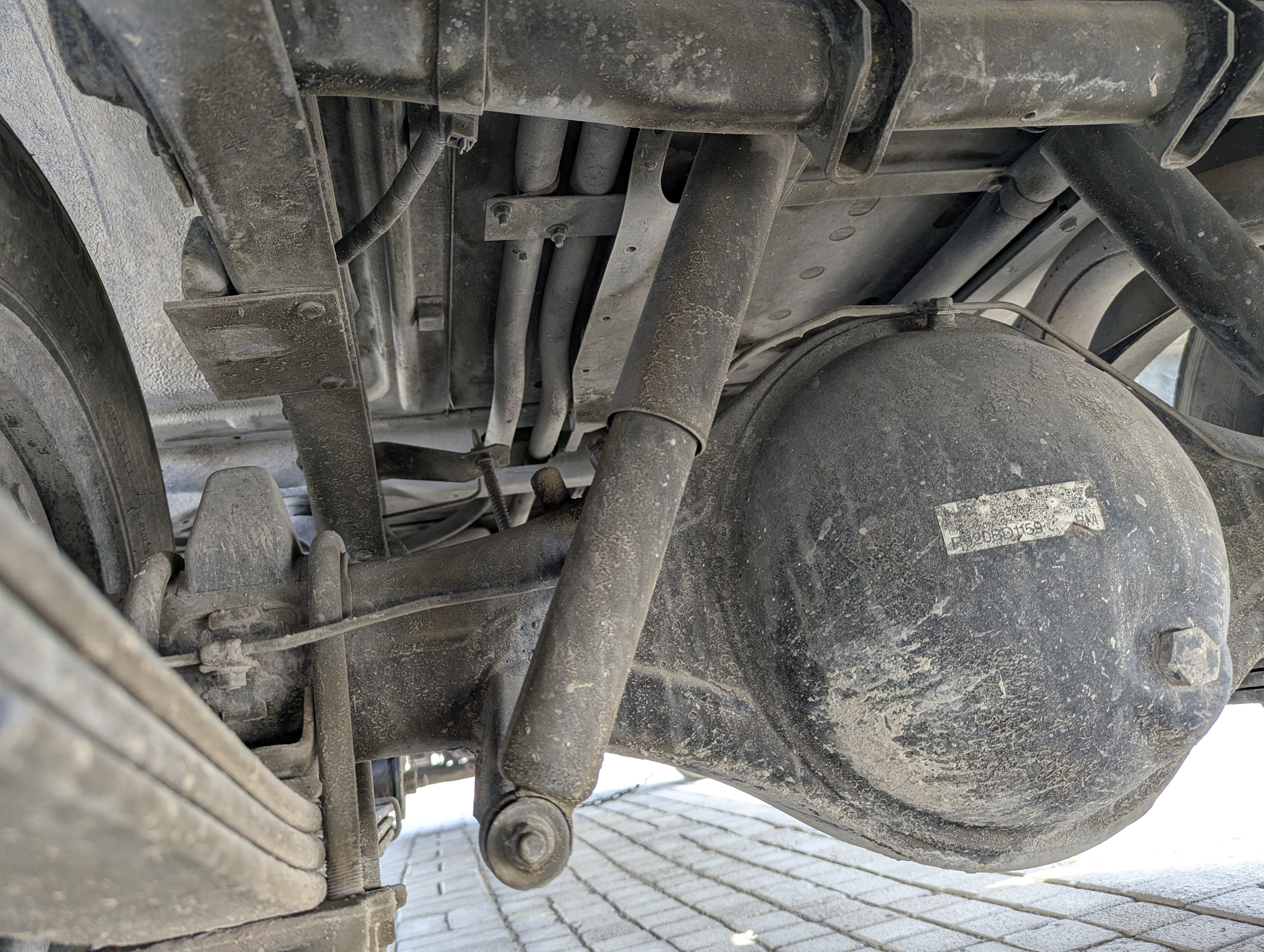 TBV-001-Mitsubishi-Fuso-Roza-Buses-inspection-Chassis-Rear-suspension-1