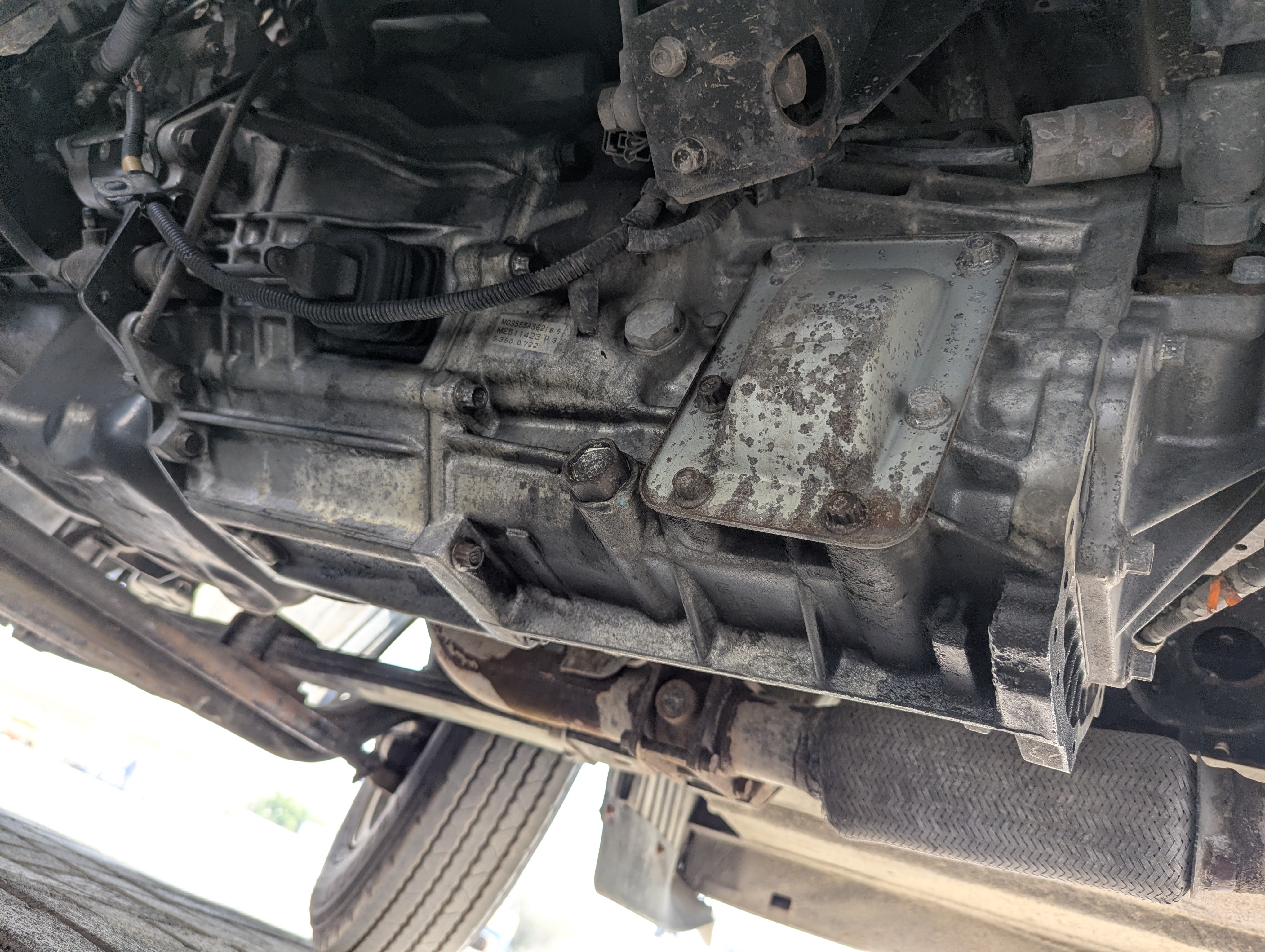 TBV-001-Mitsubishi-Fuso-Roza-Buses-inspection-Drive-system-Transmission-case-1