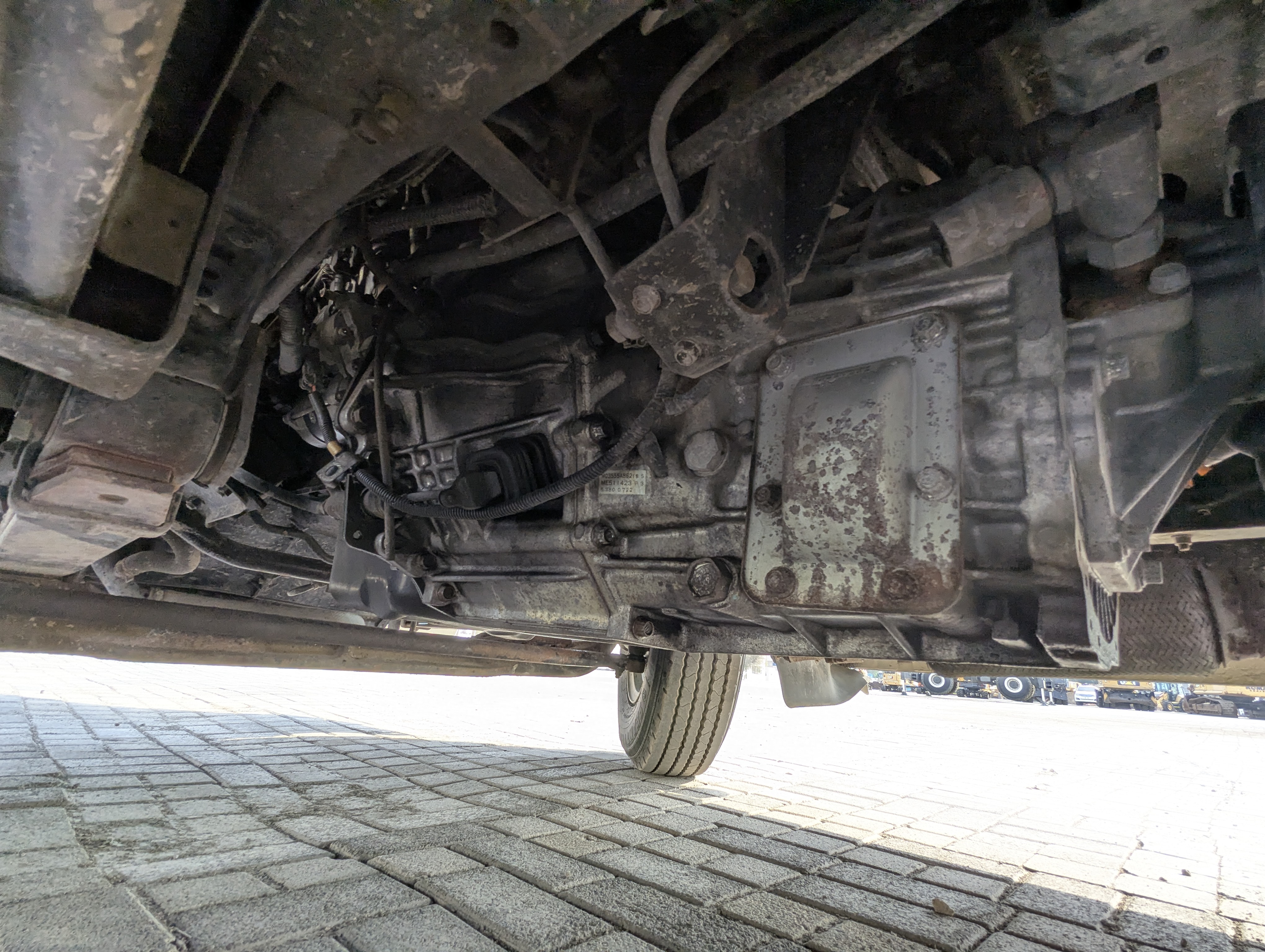 TBV-001-Mitsubishi-Fuso-Roza-Buses-inspection-Drive-system-Transmission-case-1
