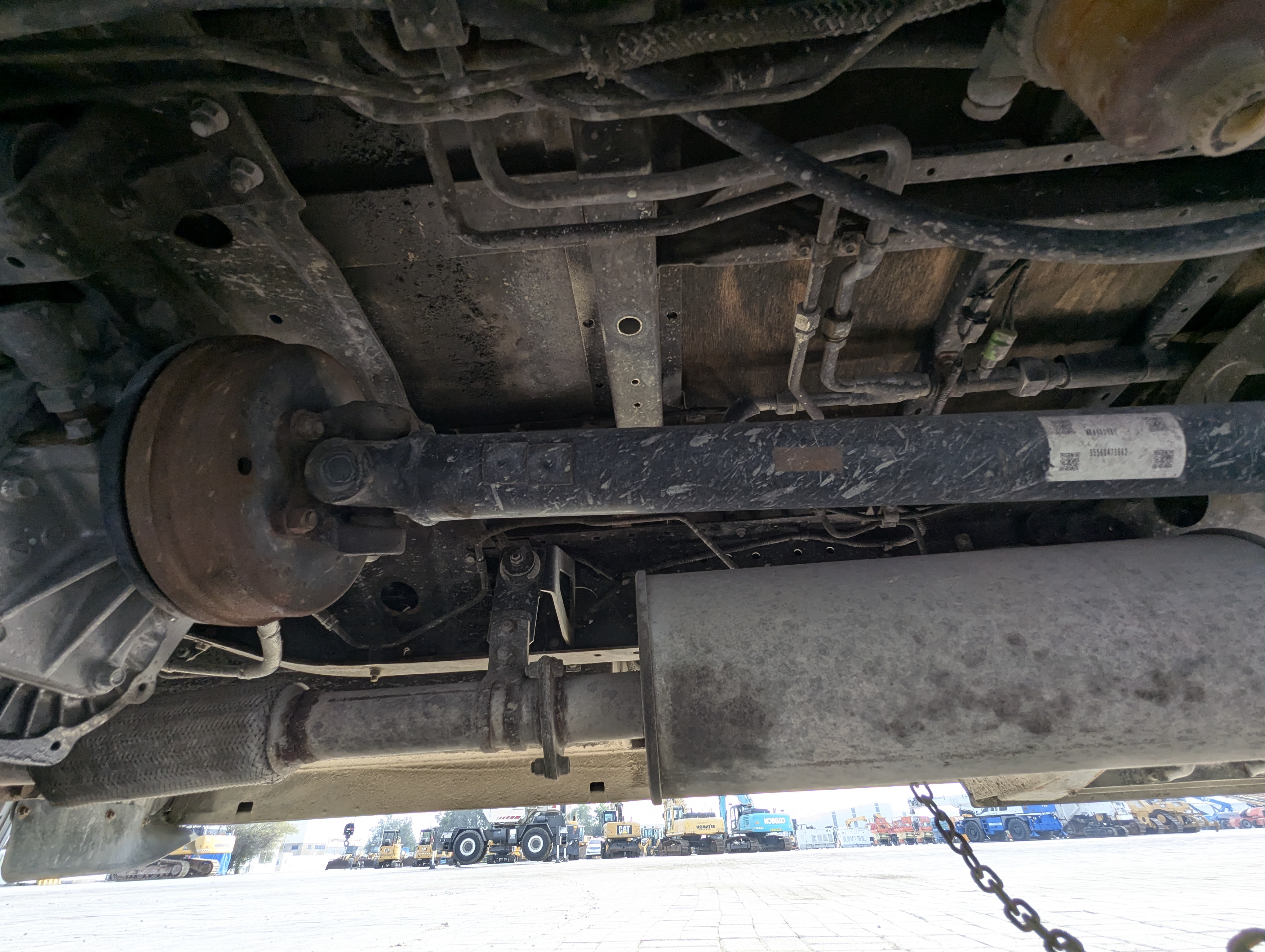 TBV-001-Mitsubishi-Fuso-Roza-Buses-inspection-Drive-system-Propeller-shaft-1