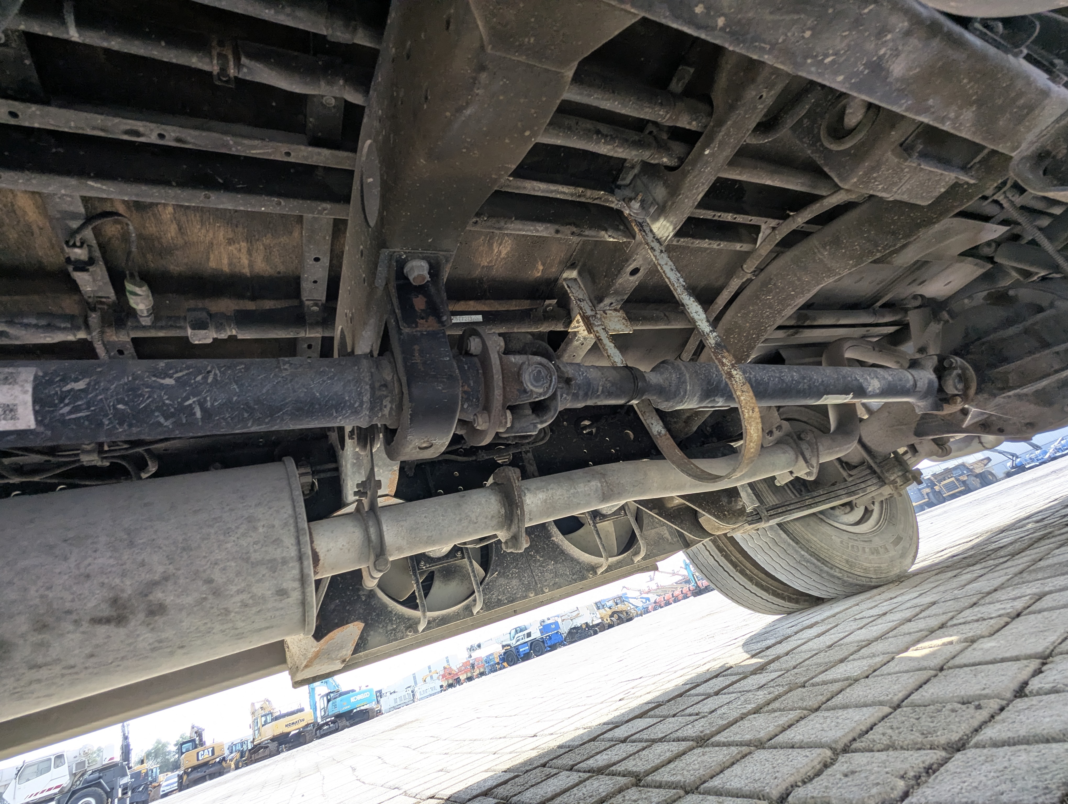 TBV-001-Mitsubishi-Fuso-Roza-Buses-inspection-Drive-system-Propeller-shaft-1