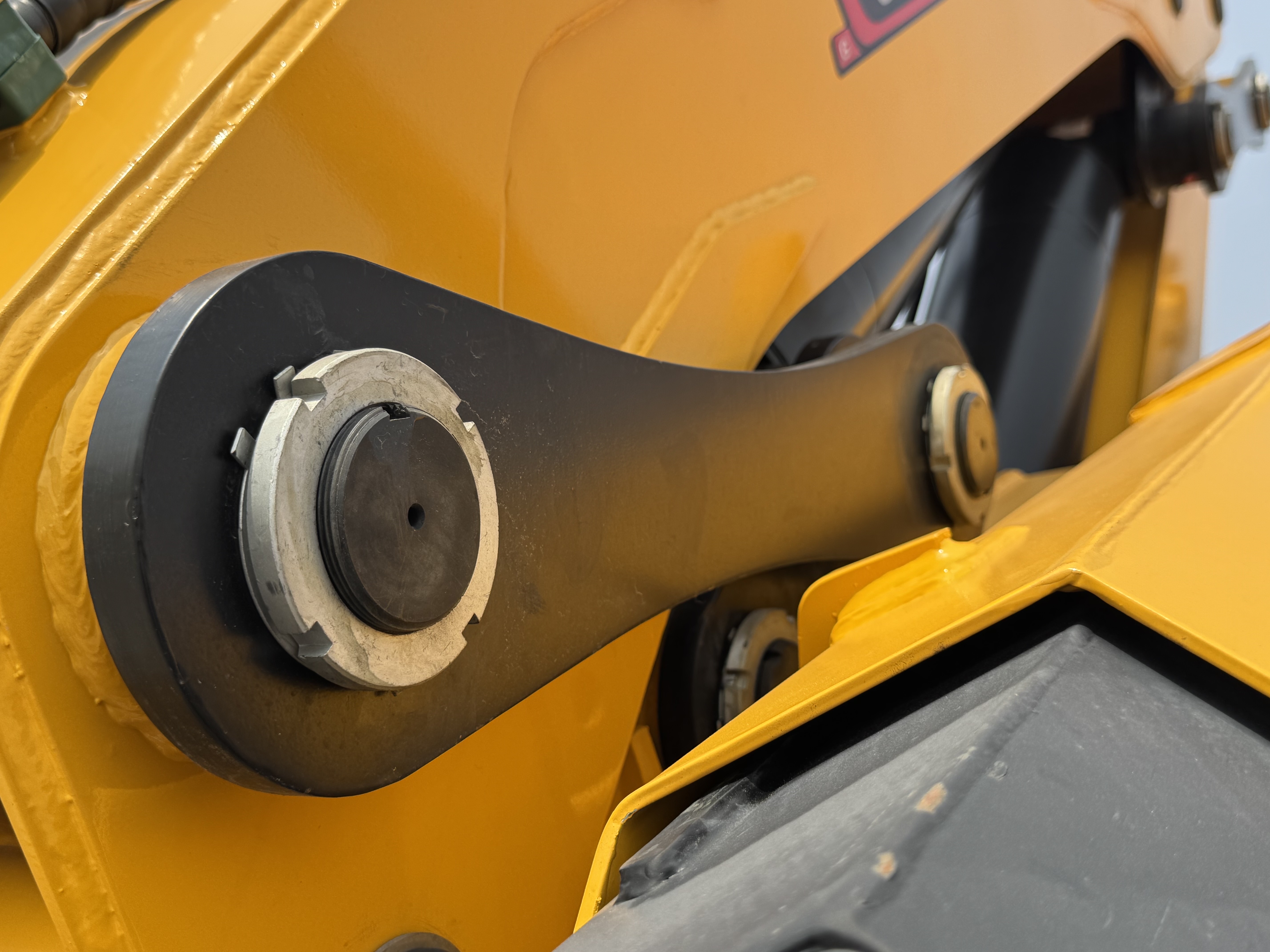 BTC-004-XCMG-SQZ200-Boom-truck-cranes-inspection-Chassis-Boom-base-pin-and-bushings-1