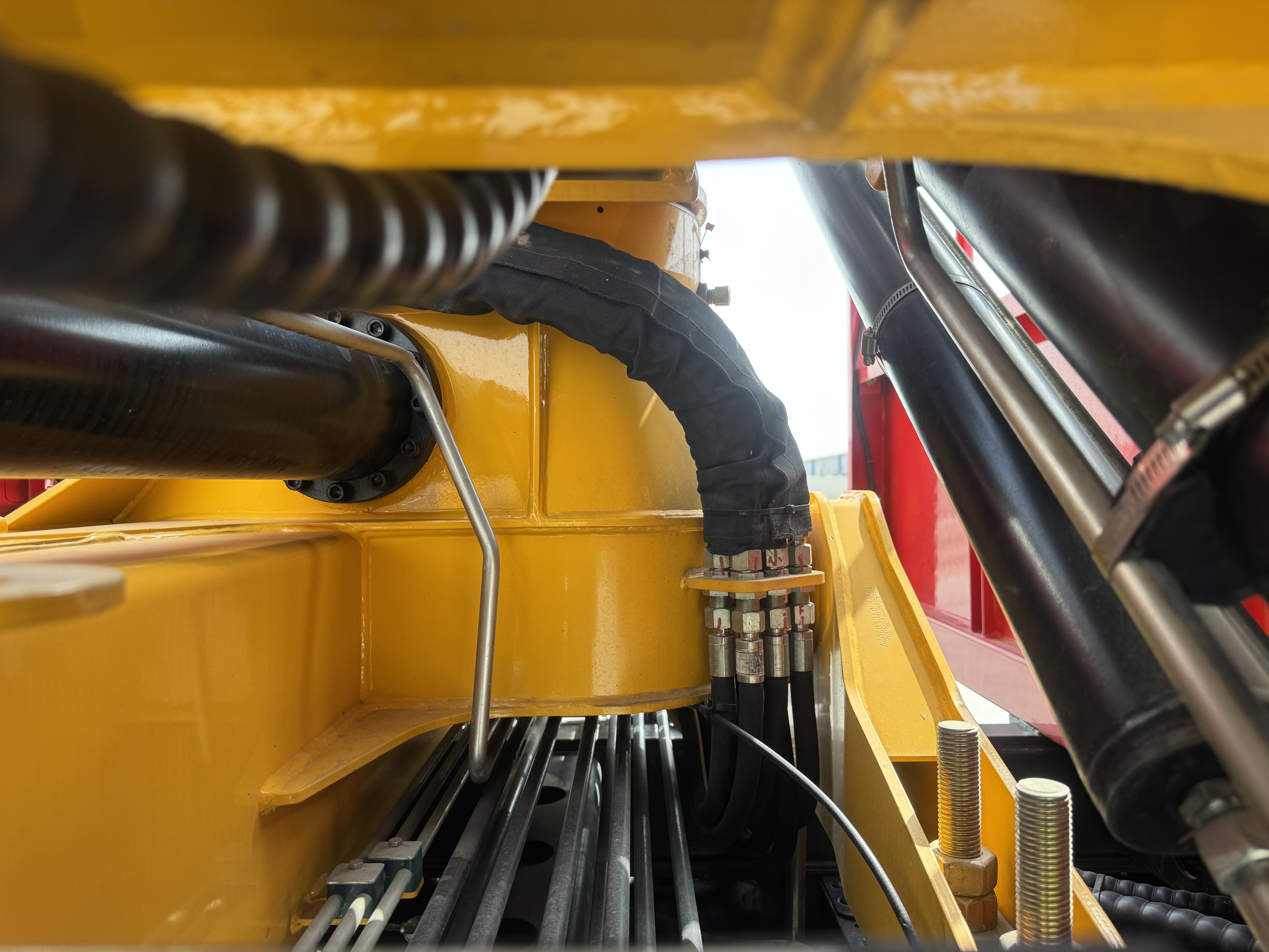 BTC-004-XCMG-SQZ200-Boom-truck-cranes-inspection-Structure-Turntable/slewing-assembly-1