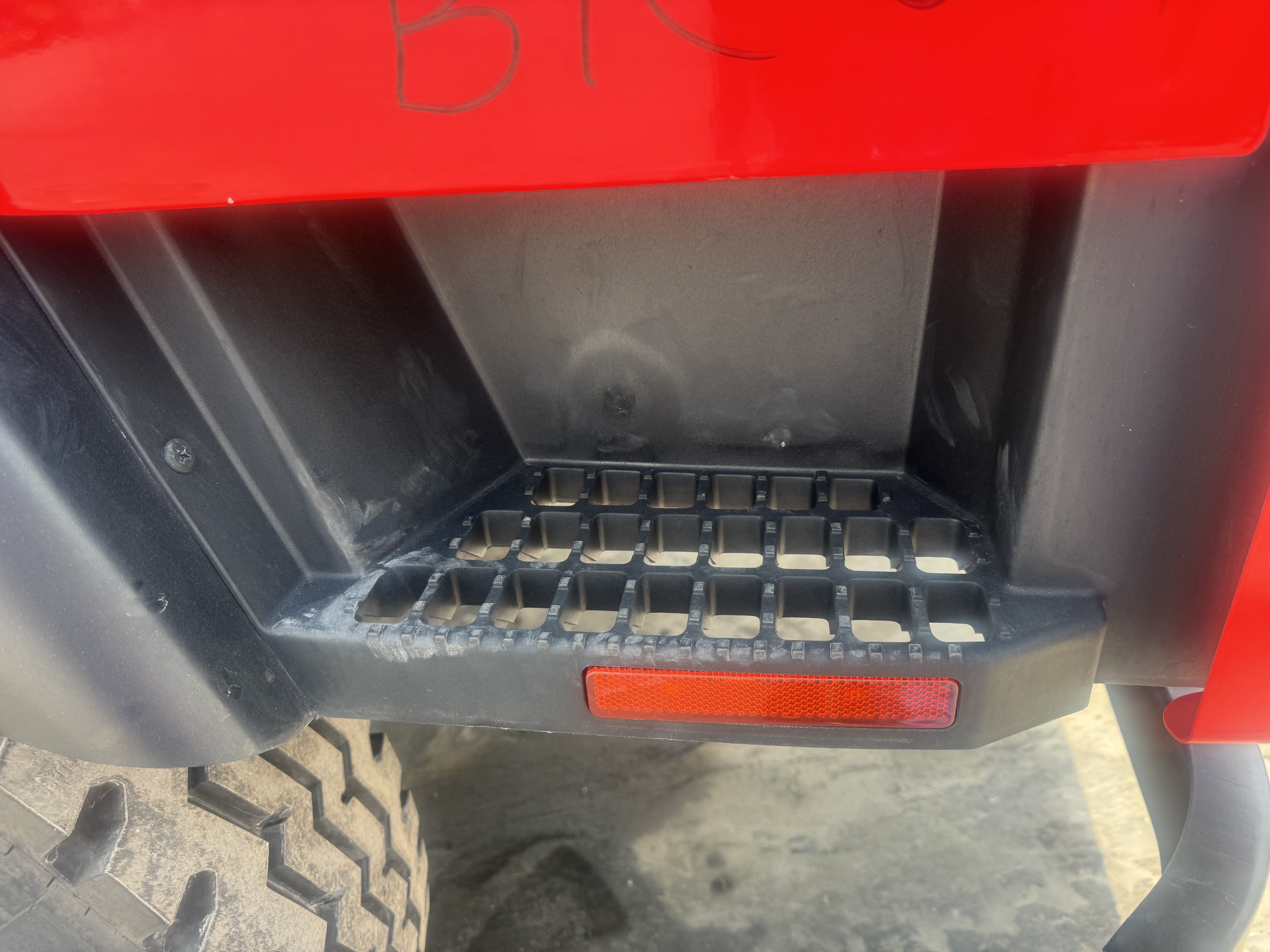 BTC-004-XCMG-SQZ200-Boom-truck-cranes-inspection-Structure-Steps/ladders-1