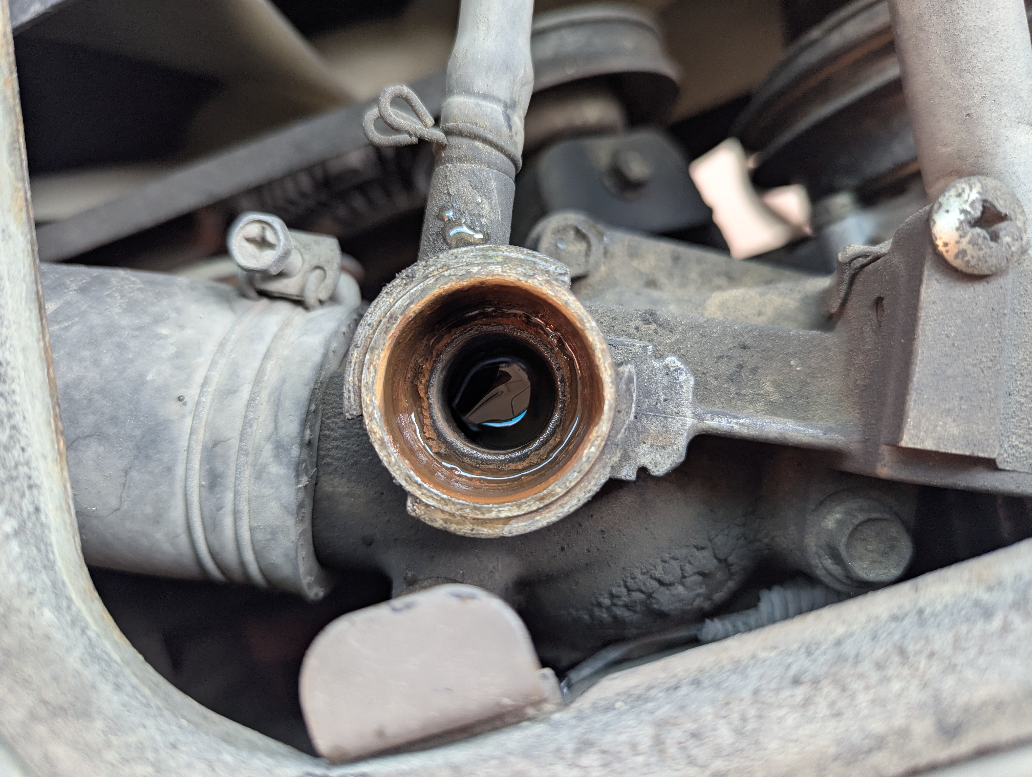 TBV-001-Mitsubishi-Fuso-Roza-Buses-inspection-Engine-Coolant-1