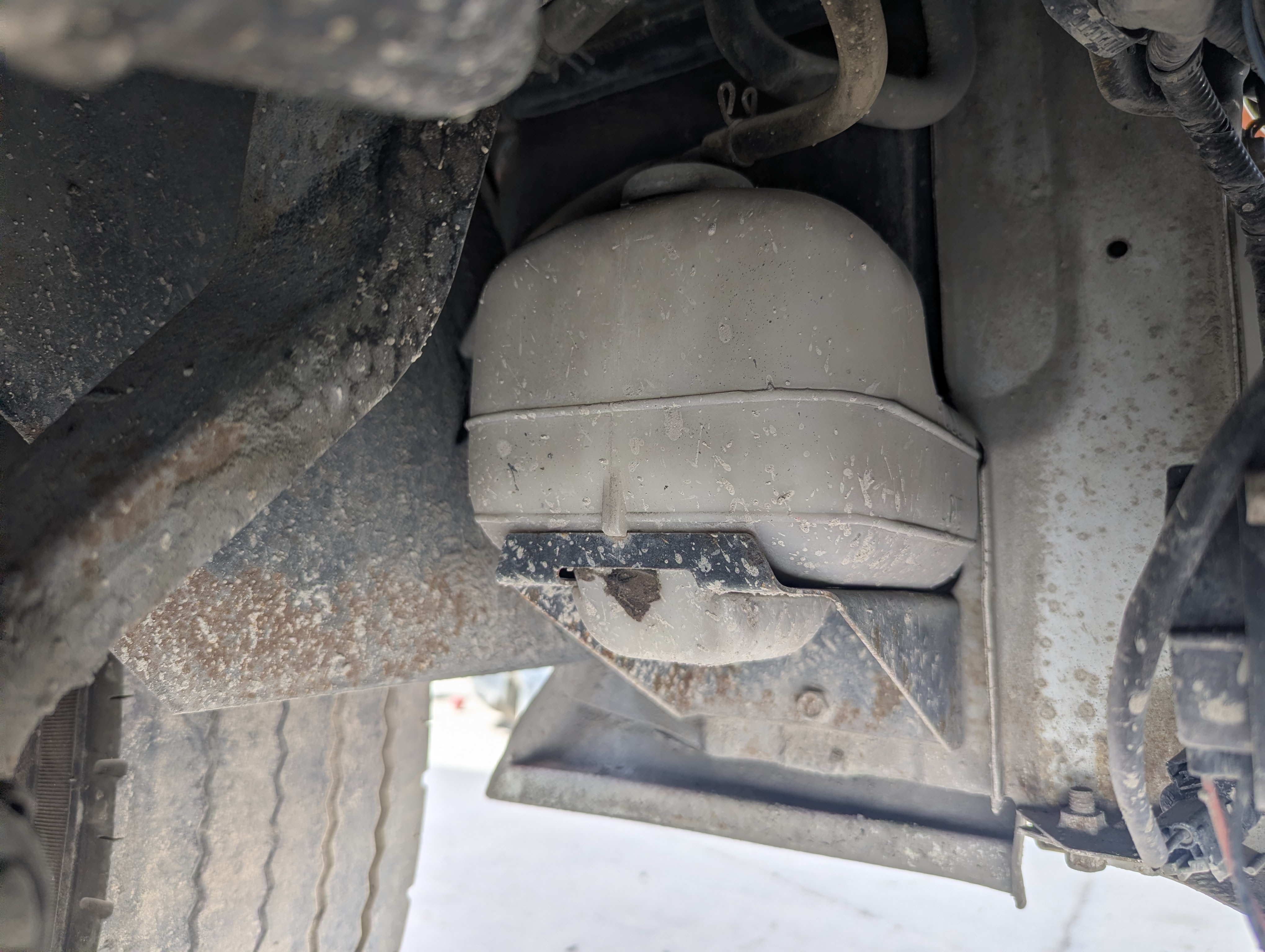 TBV-001-Mitsubishi-Fuso-Roza-Buses-inspection-Engine-Coolant-1