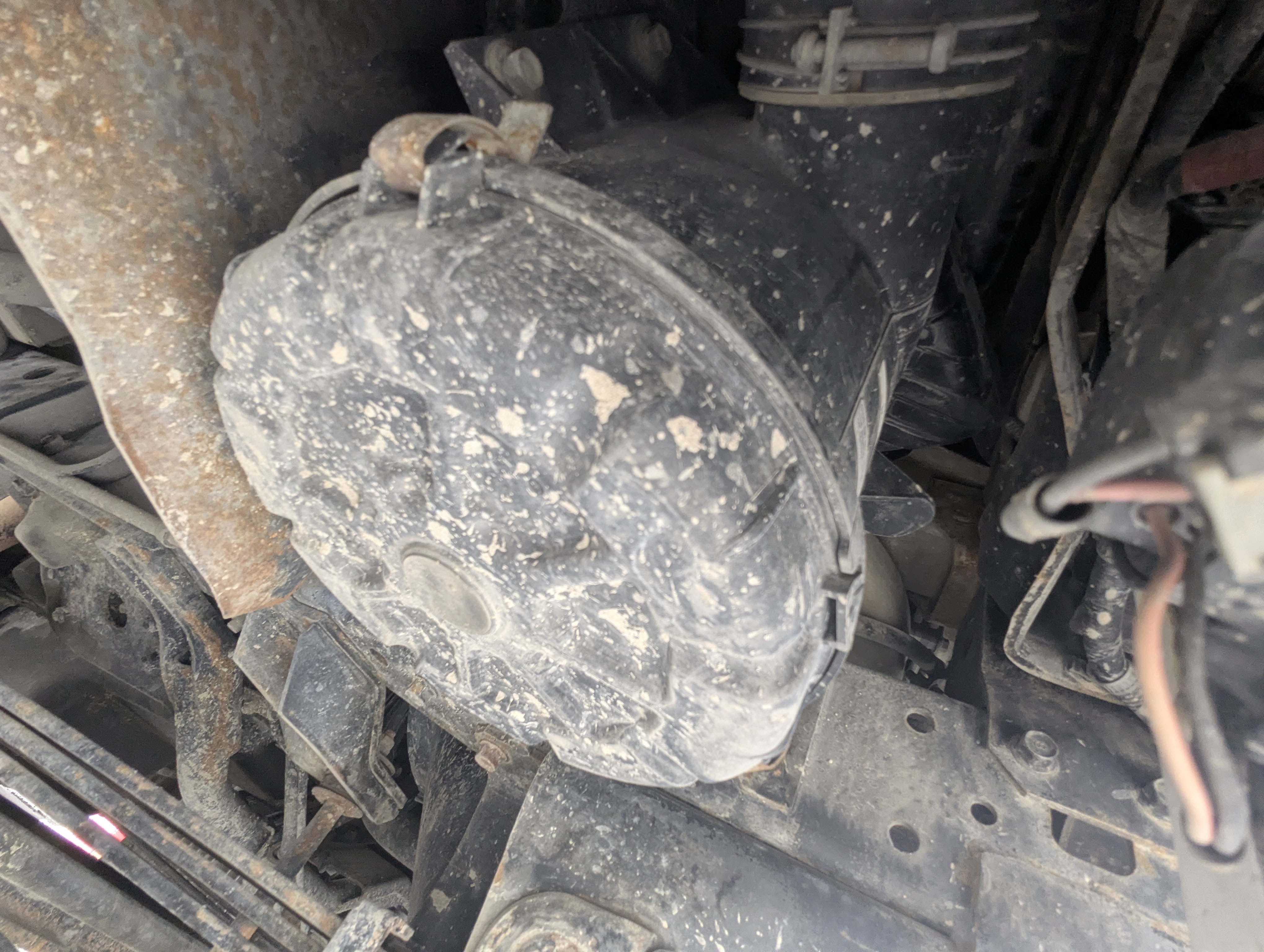 TBV-001-Mitsubishi-Fuso-Roza-Buses-inspection-Engine-Air-intake-system-1