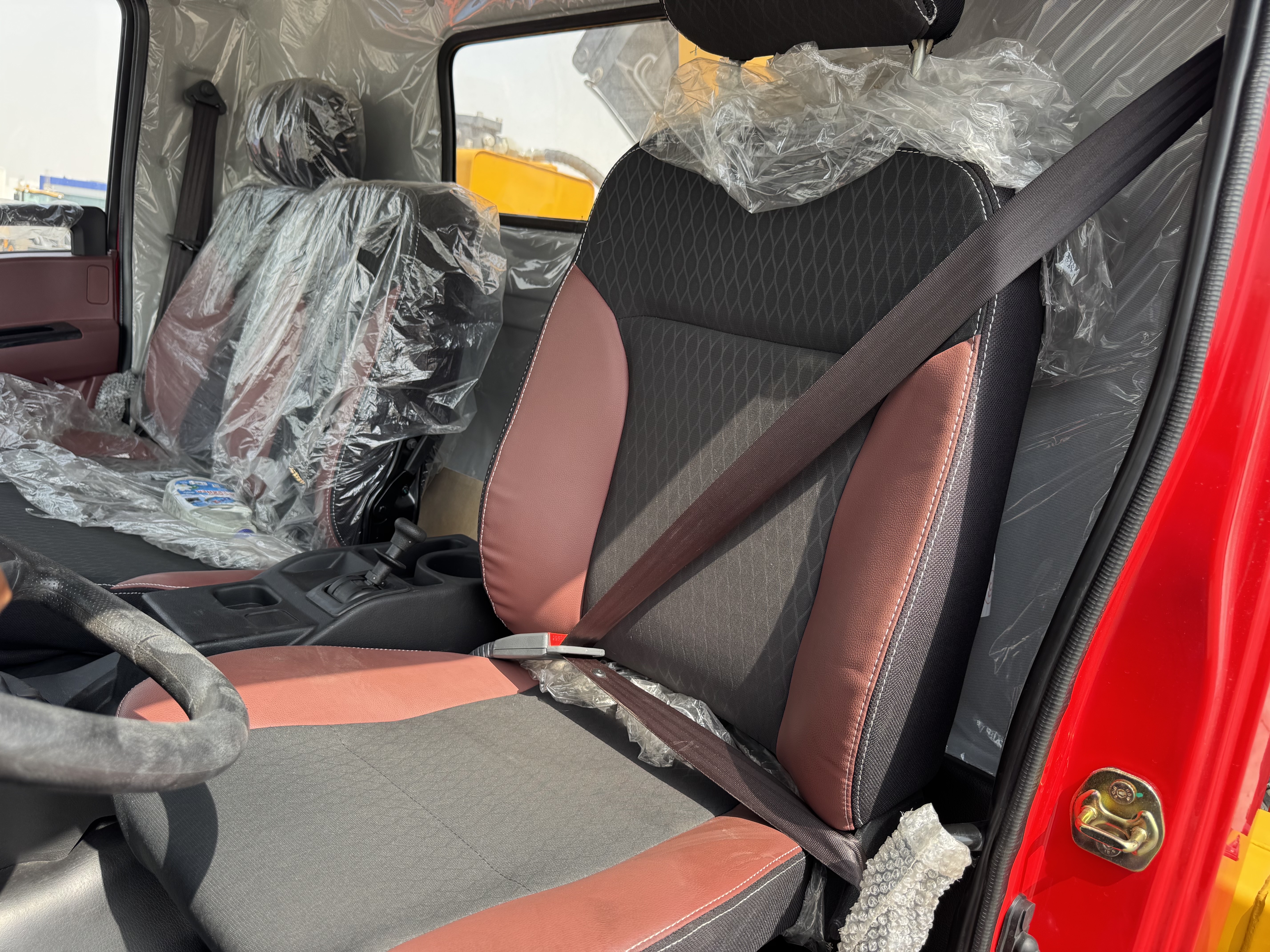 BTC-004-XCMG-SQZ200-Boom-truck-cranes-inspection-Safety-Seat-belts-1