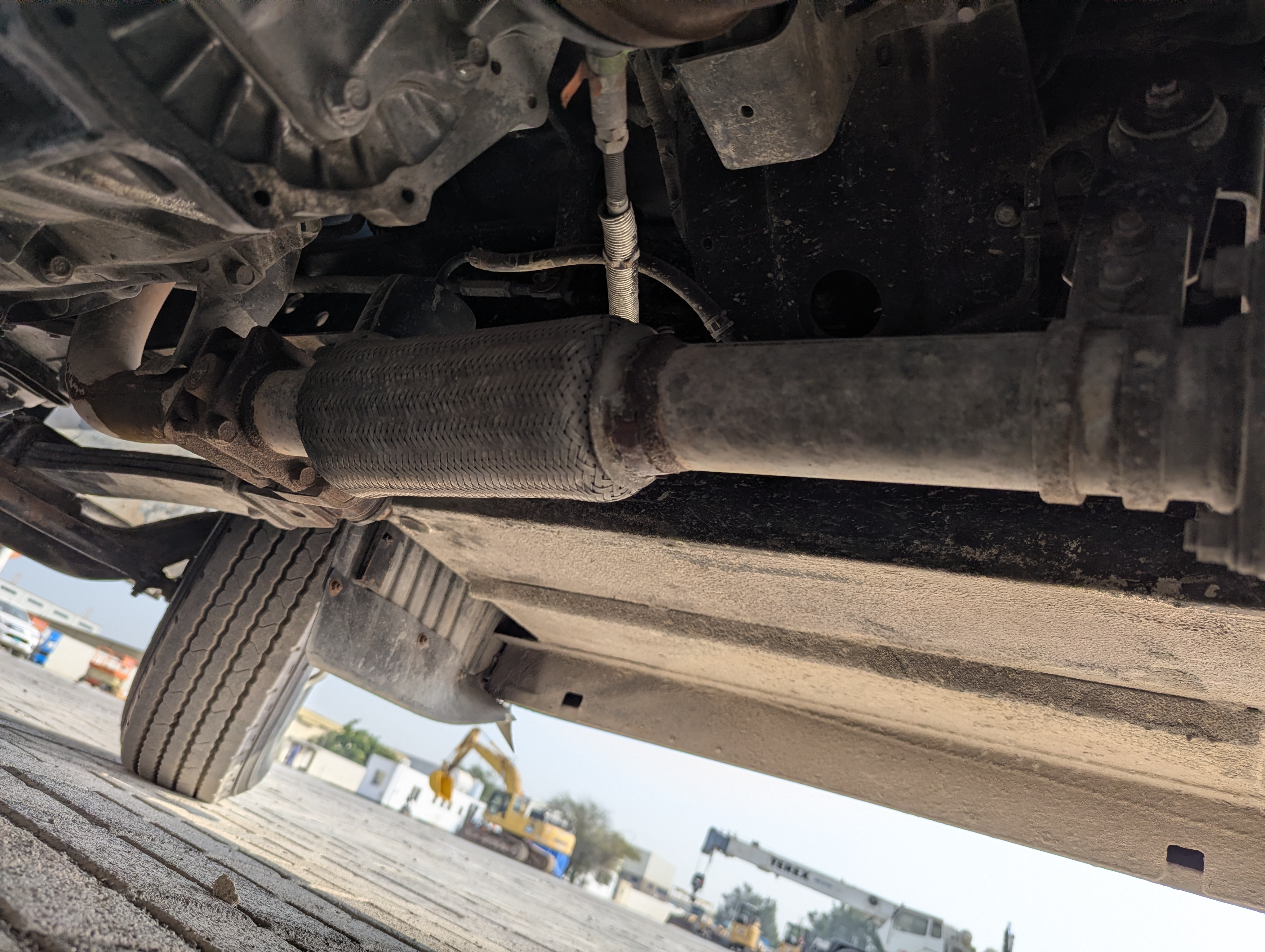 TBV-001-Mitsubishi-Fuso-Roza-Buses-inspection-Engine-Exhaust-system-1