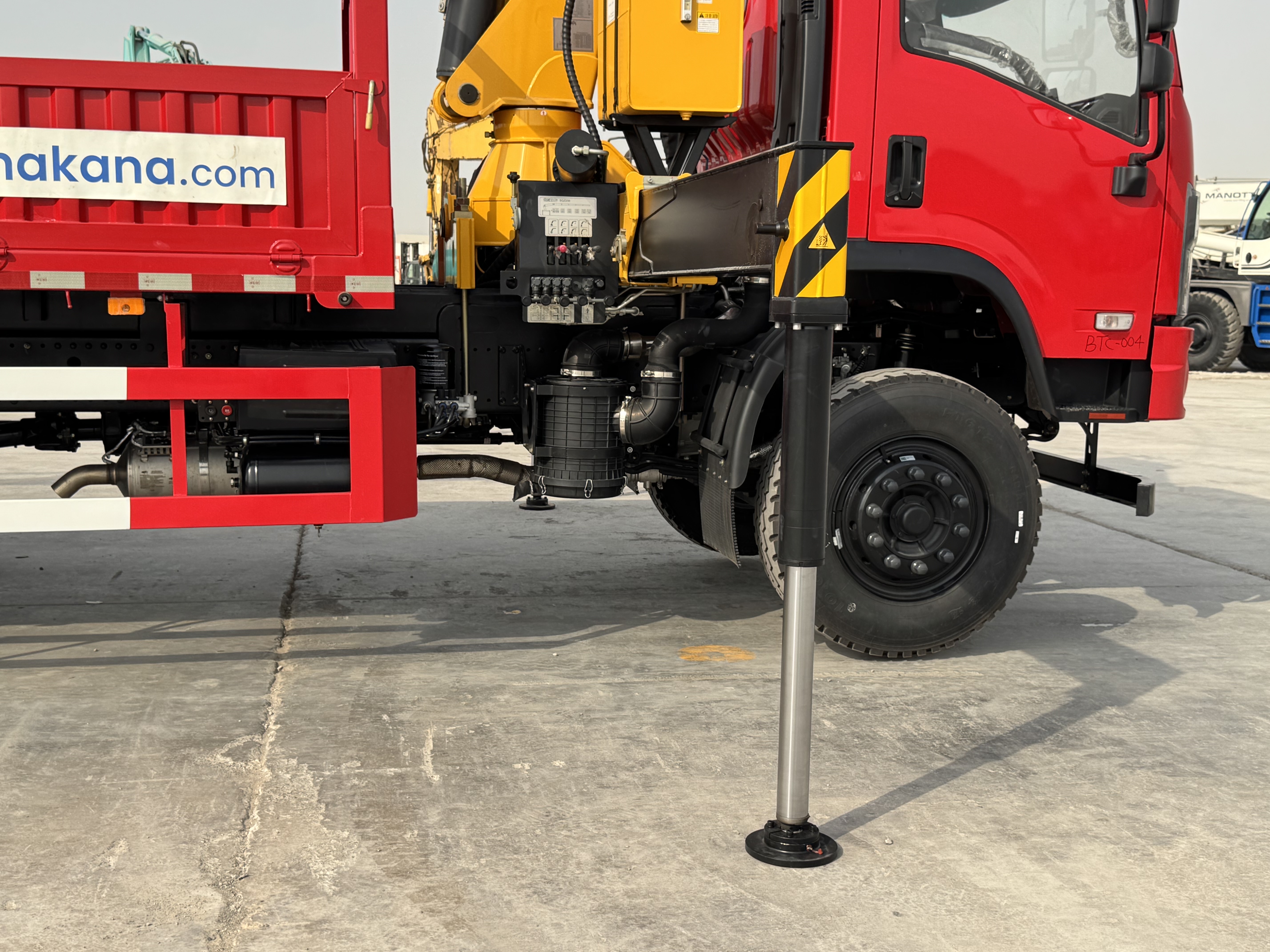 BTC-004-XCMG-SQZ200-Boom-truck-cranes-inspection-Structure-Outriggers-1