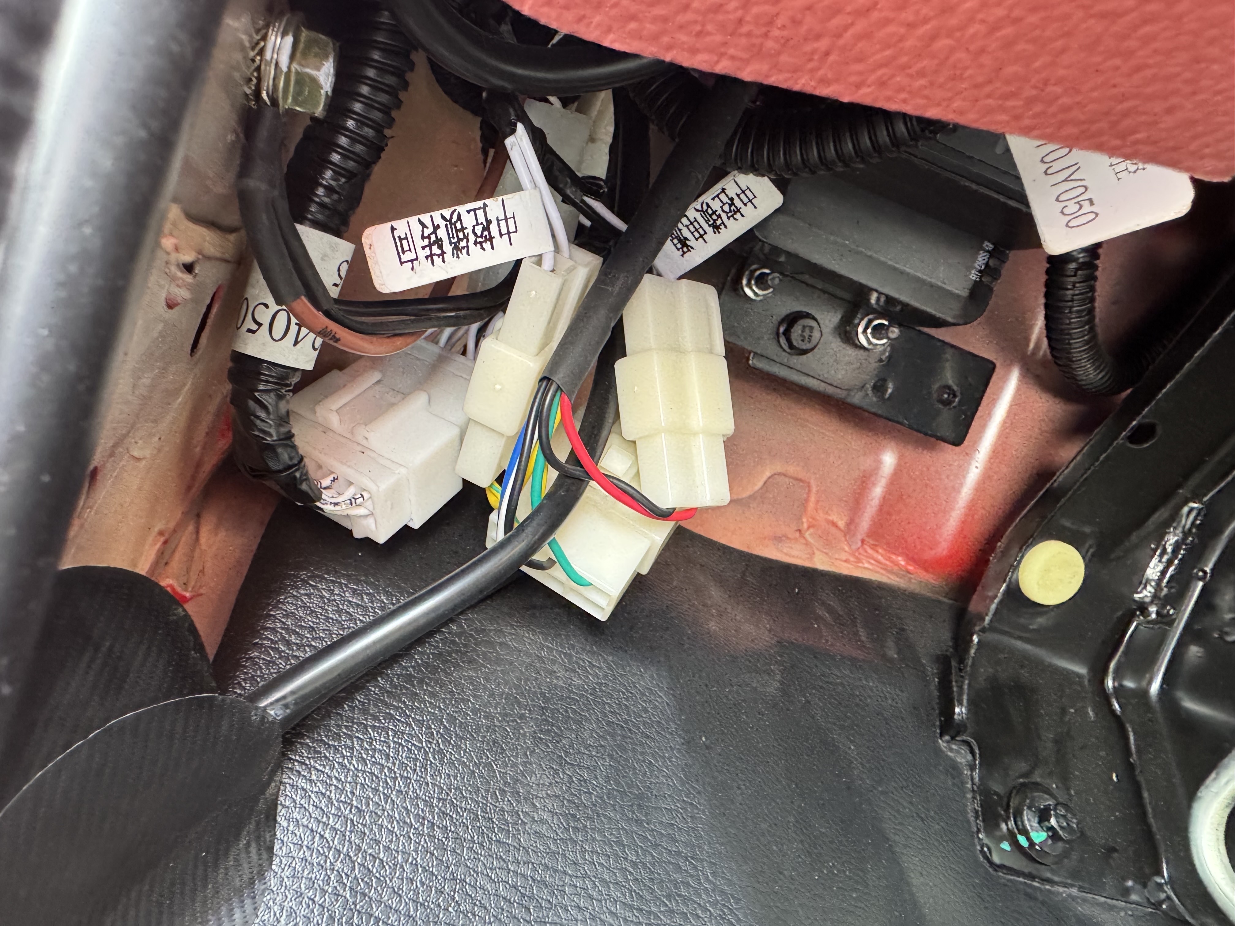 BTC-004-XCMG-SQZ200-Boom-truck-cranes-inspection-Electronics-Main-harness-5