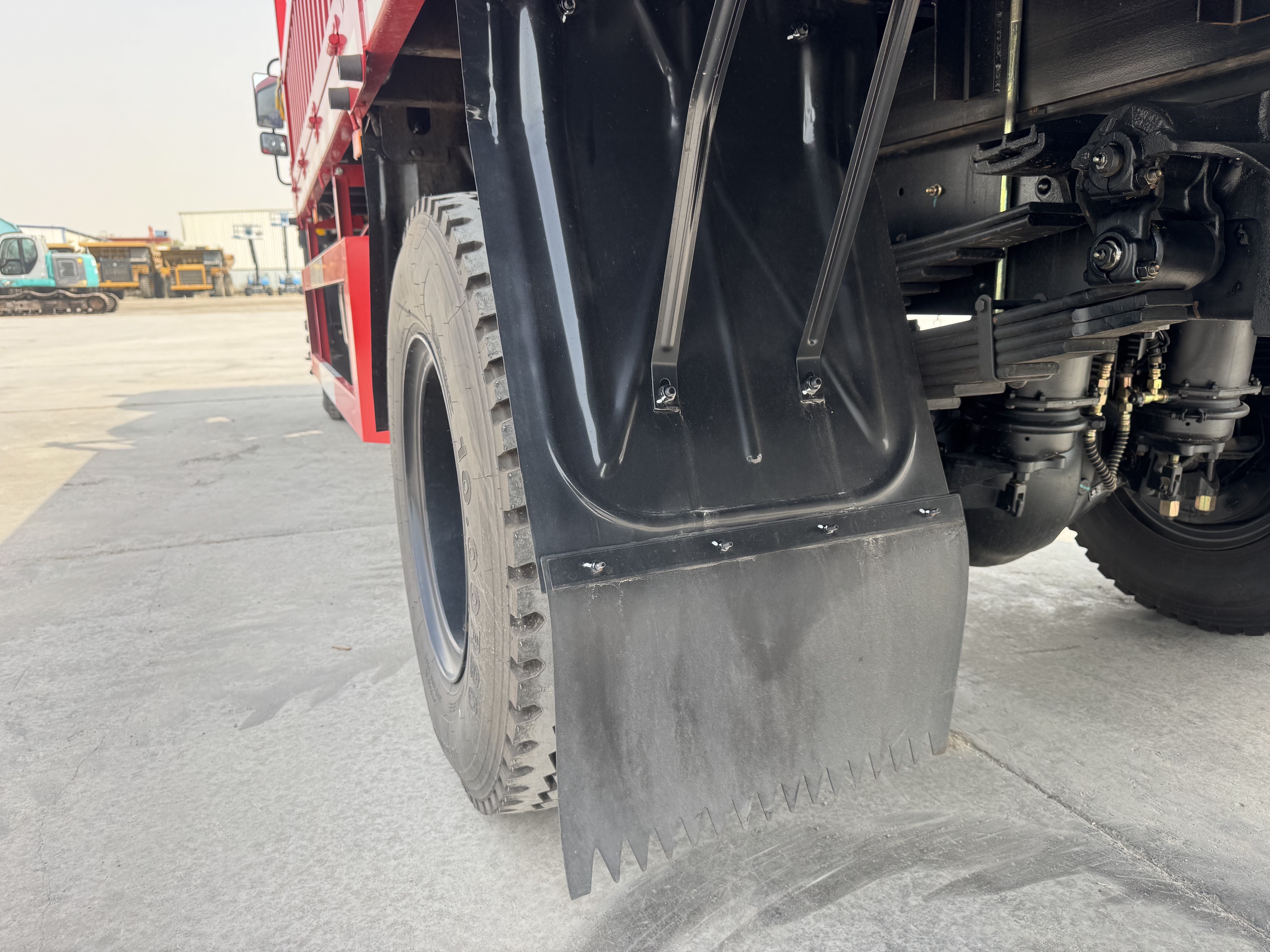 BTC-004-XCMG-SQZ200-Boom-truck-cranes-inspection-Structure-Sheet-metal-(fiberglass)-5