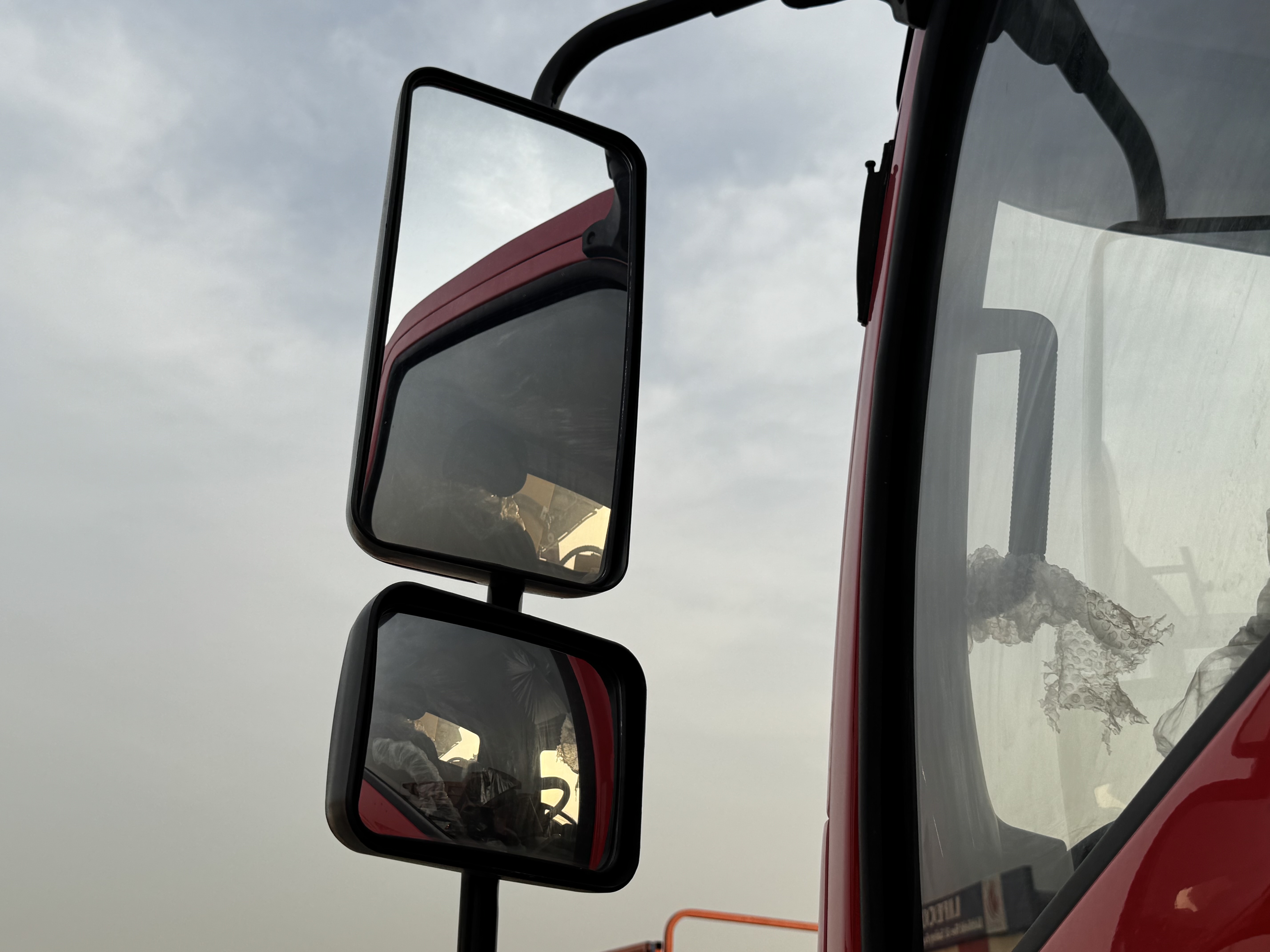 BTC-004-XCMG-SQZ200-Boom-truck-cranes-inspection-Cabin-Mirrors-4