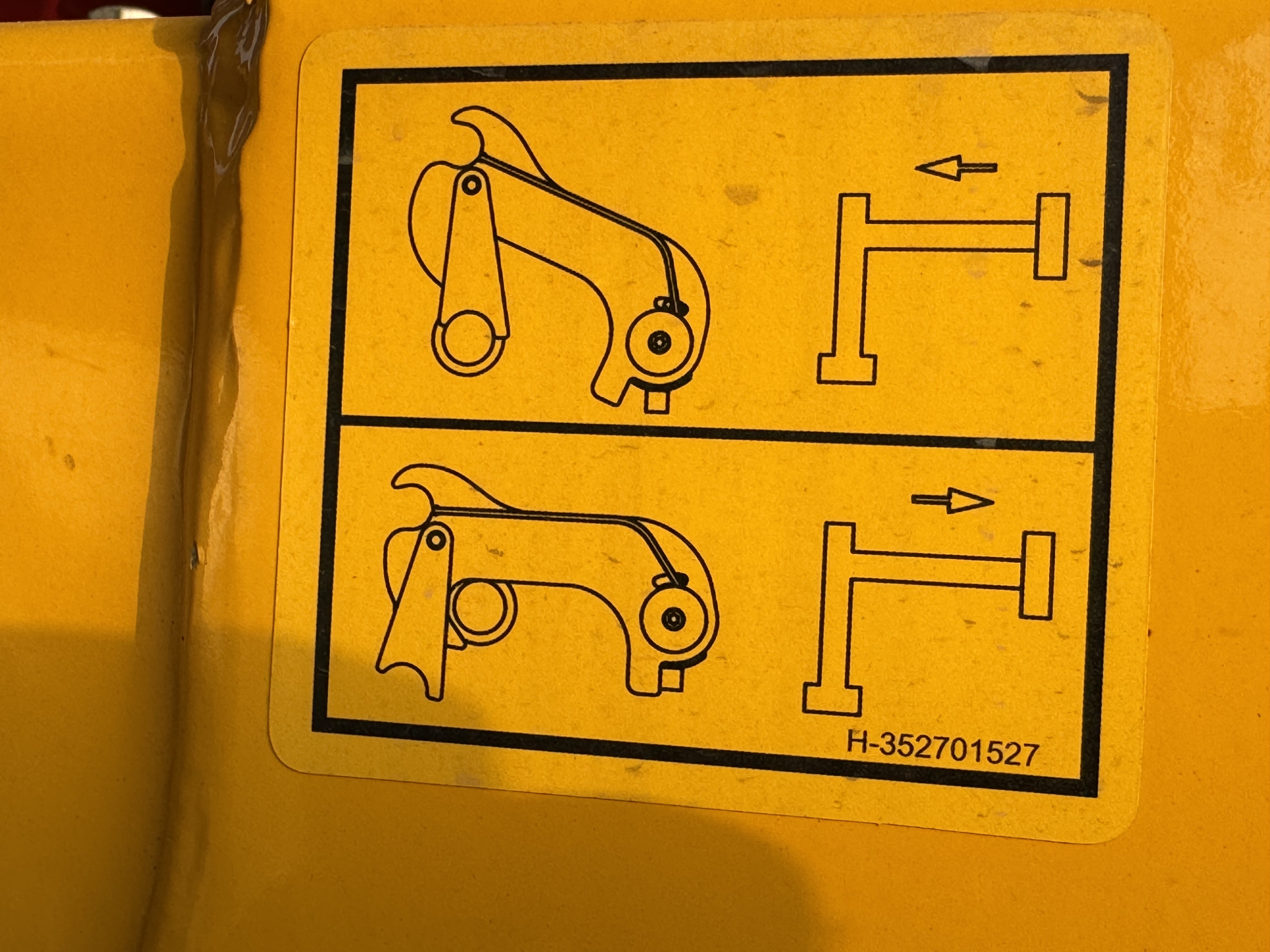 BTC-004-XCMG-SQZ200-Boom-truck-cranes-inspection-Safety-Hydraulic-safety-lock-2