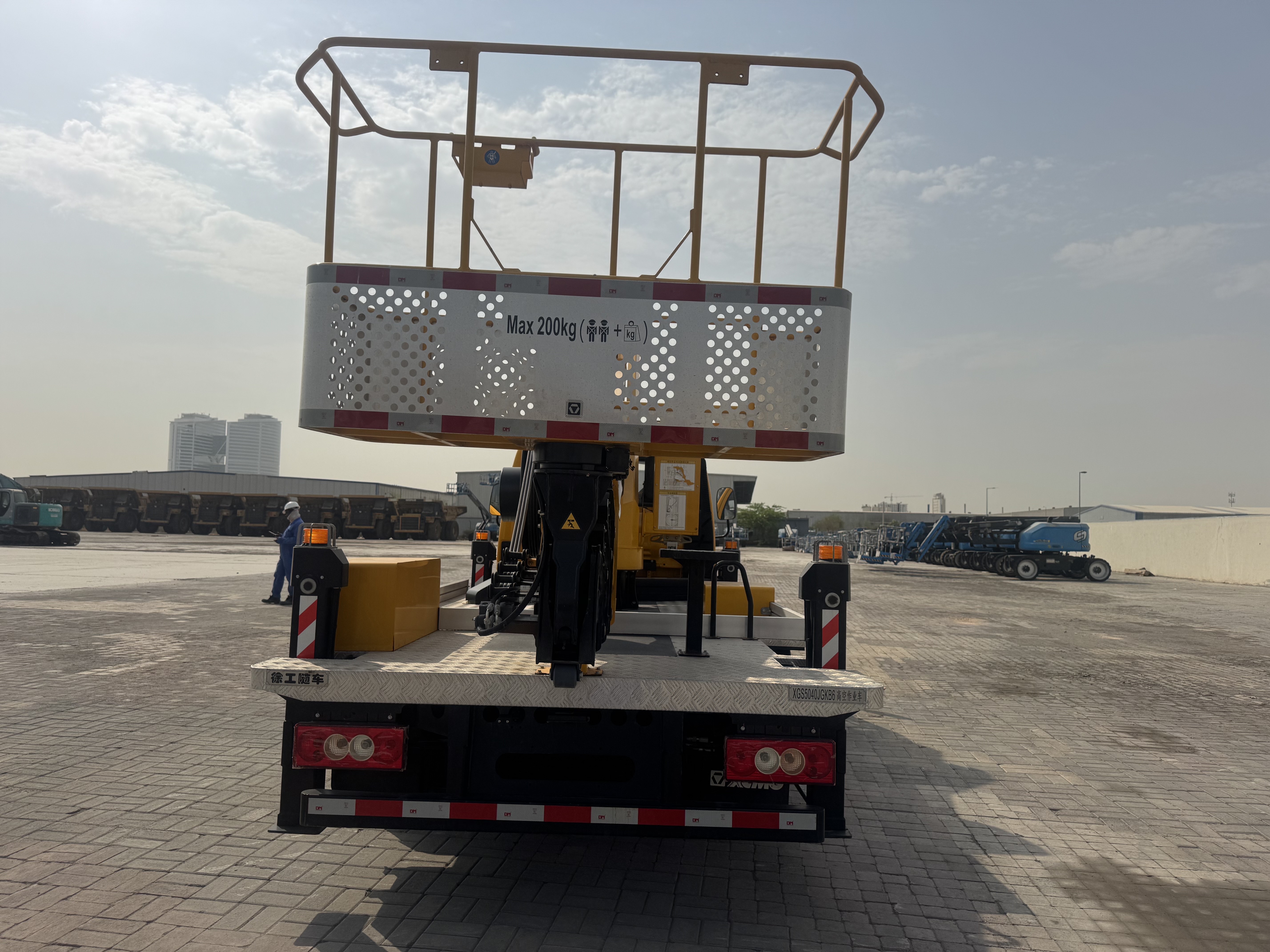 TMA-003-XCMG-GKS285-Truck-mounted-boom-lifts-inspection-Structure-Paint-1