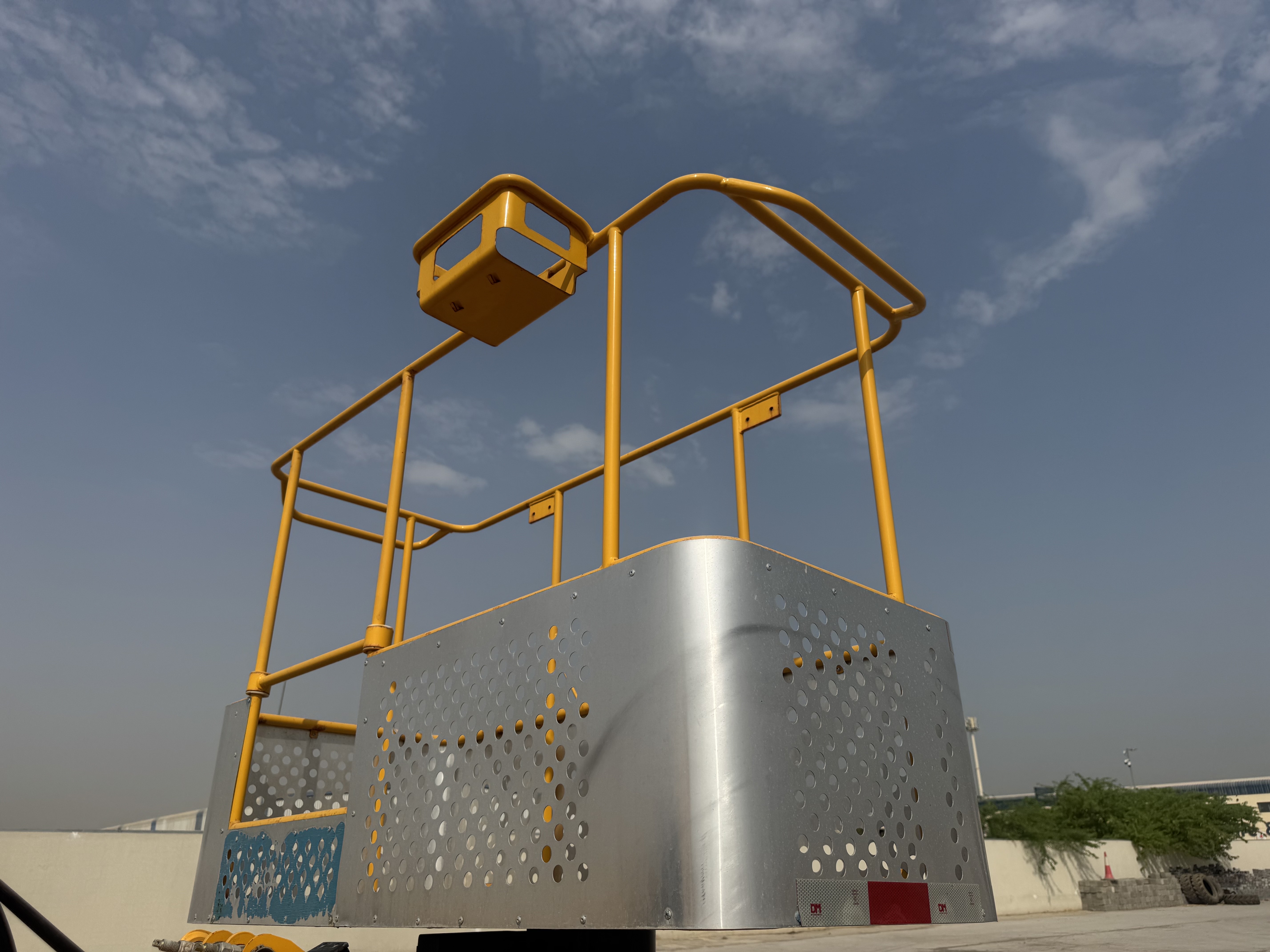 TMA-003-XCMG-GKS285-Truck-mounted-boom-lifts-inspection-Structure-Platform-1