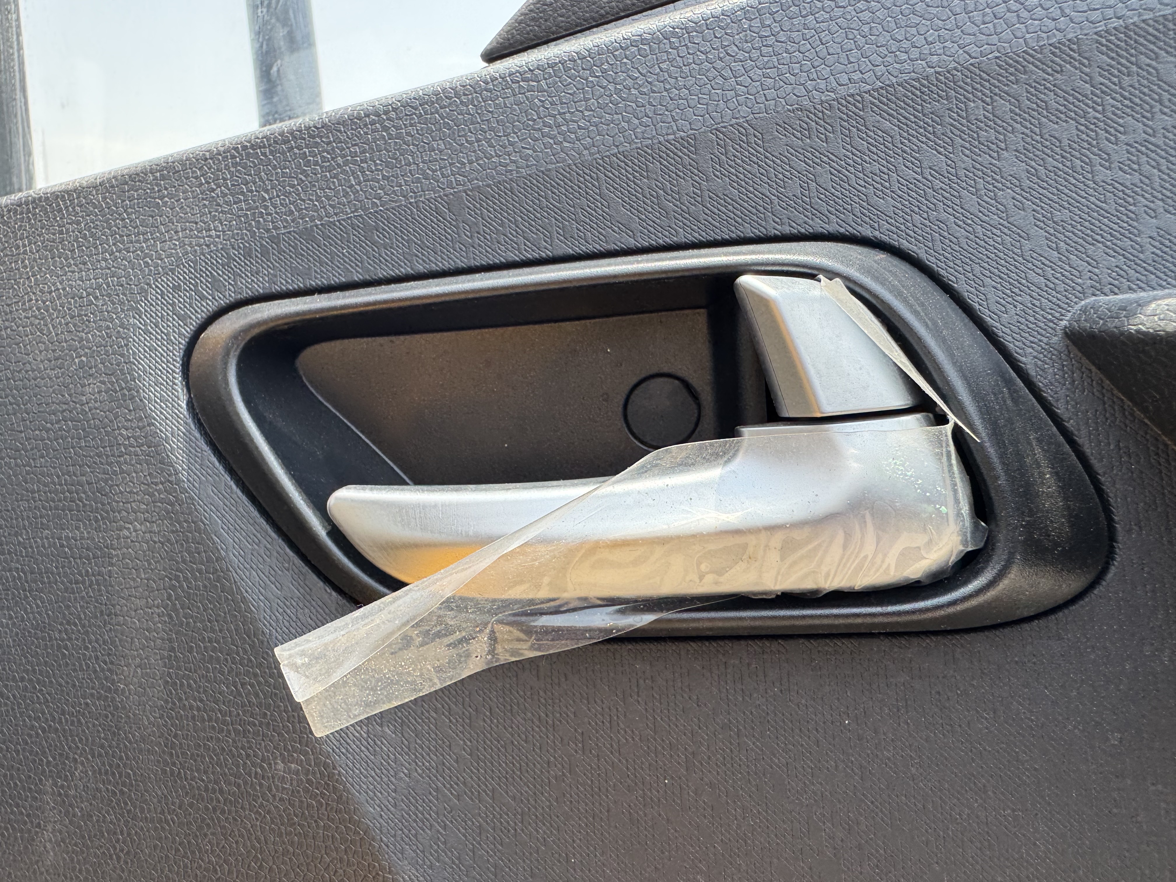 TMA-003-XCMG-GKS285-Truck-mounted-boom-lifts-inspection-Cabin-Door-handles-1