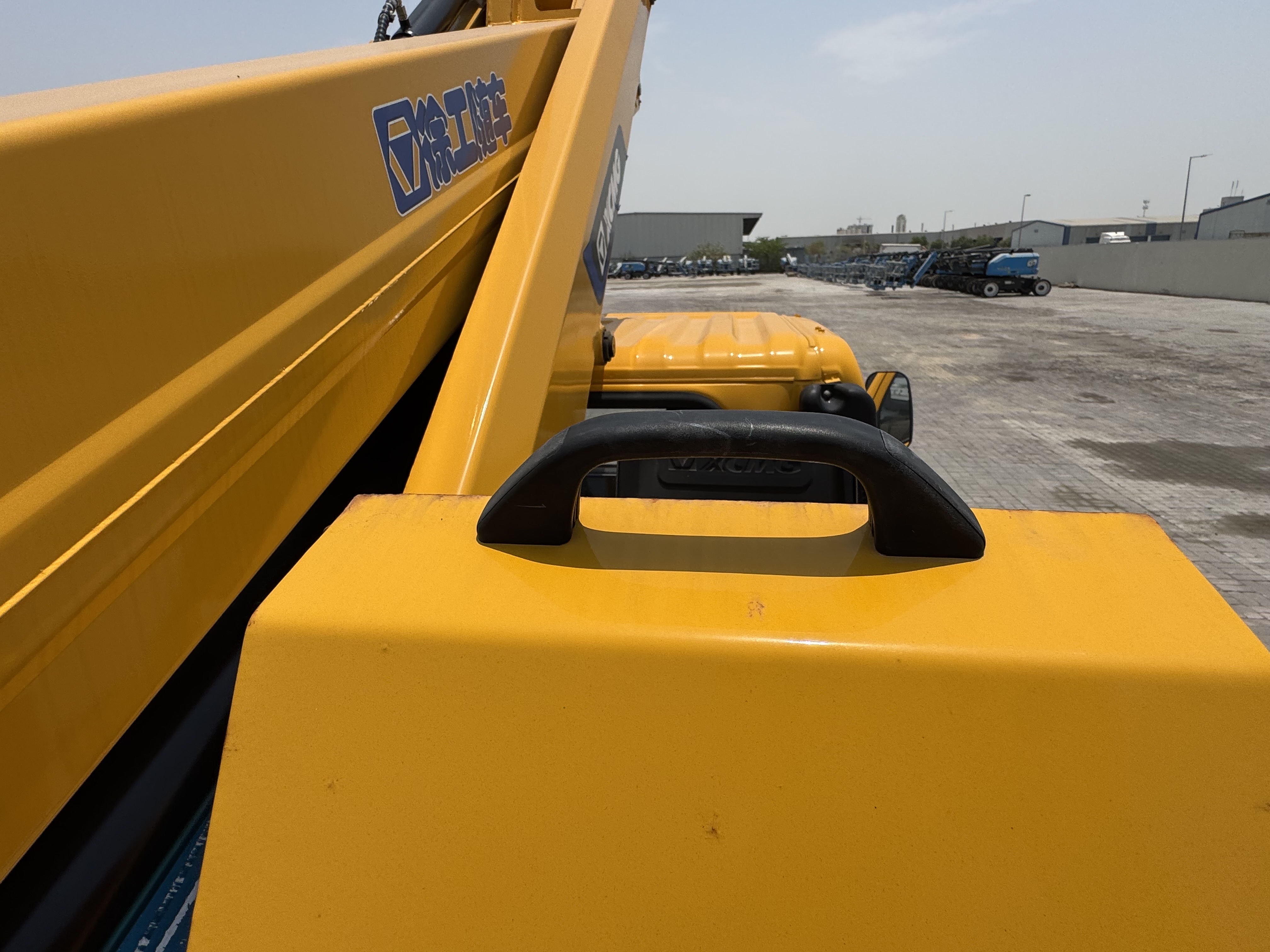 TMA-003-XCMG-GKS285-Truck-mounted-boom-lifts-inspection-Structure-Handrails-1