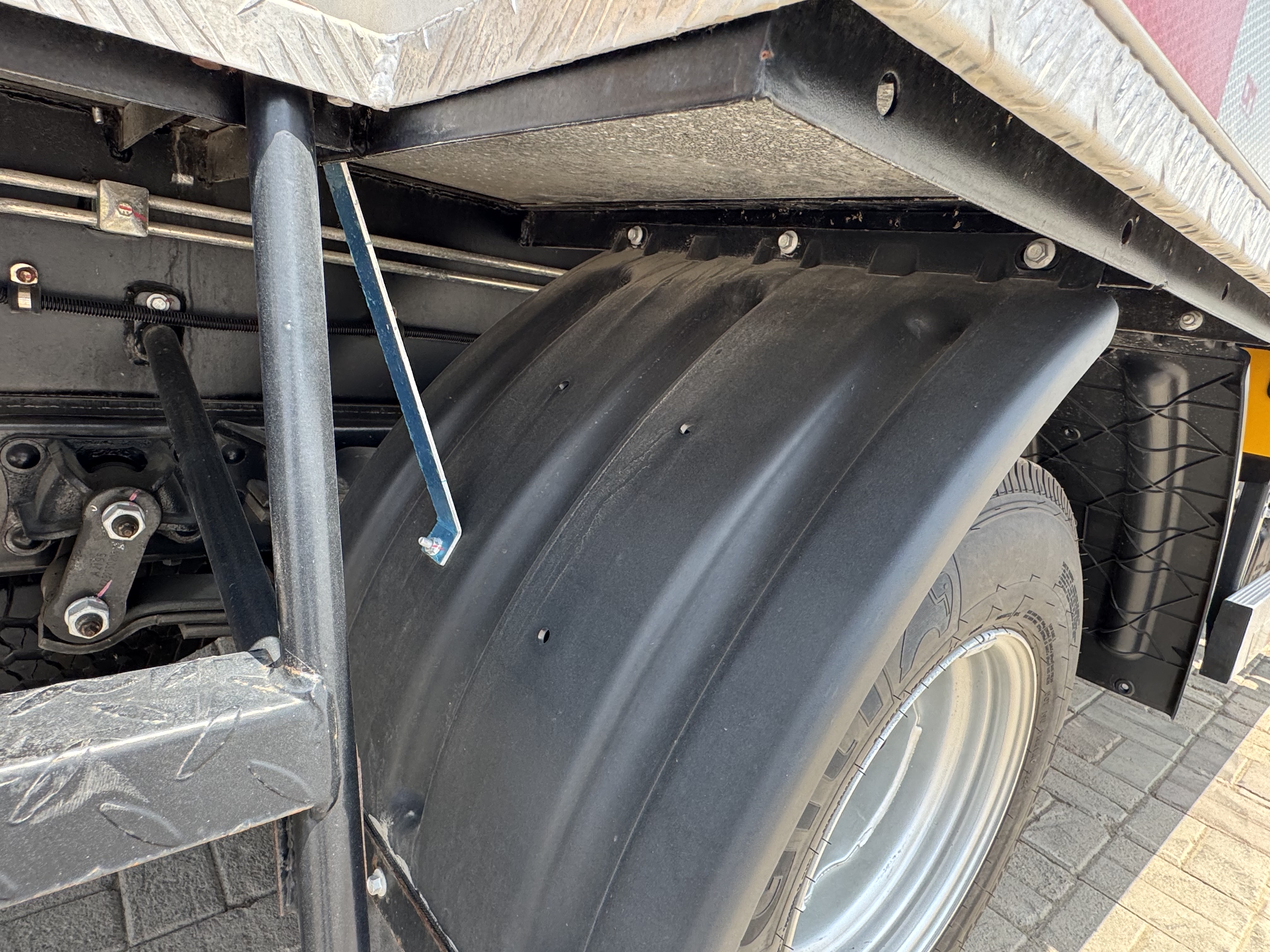 TMA-003-XCMG-GKS285-Truck-mounted-boom-lifts-inspection-Structure-Sheet-metal-(fiberglass)-1