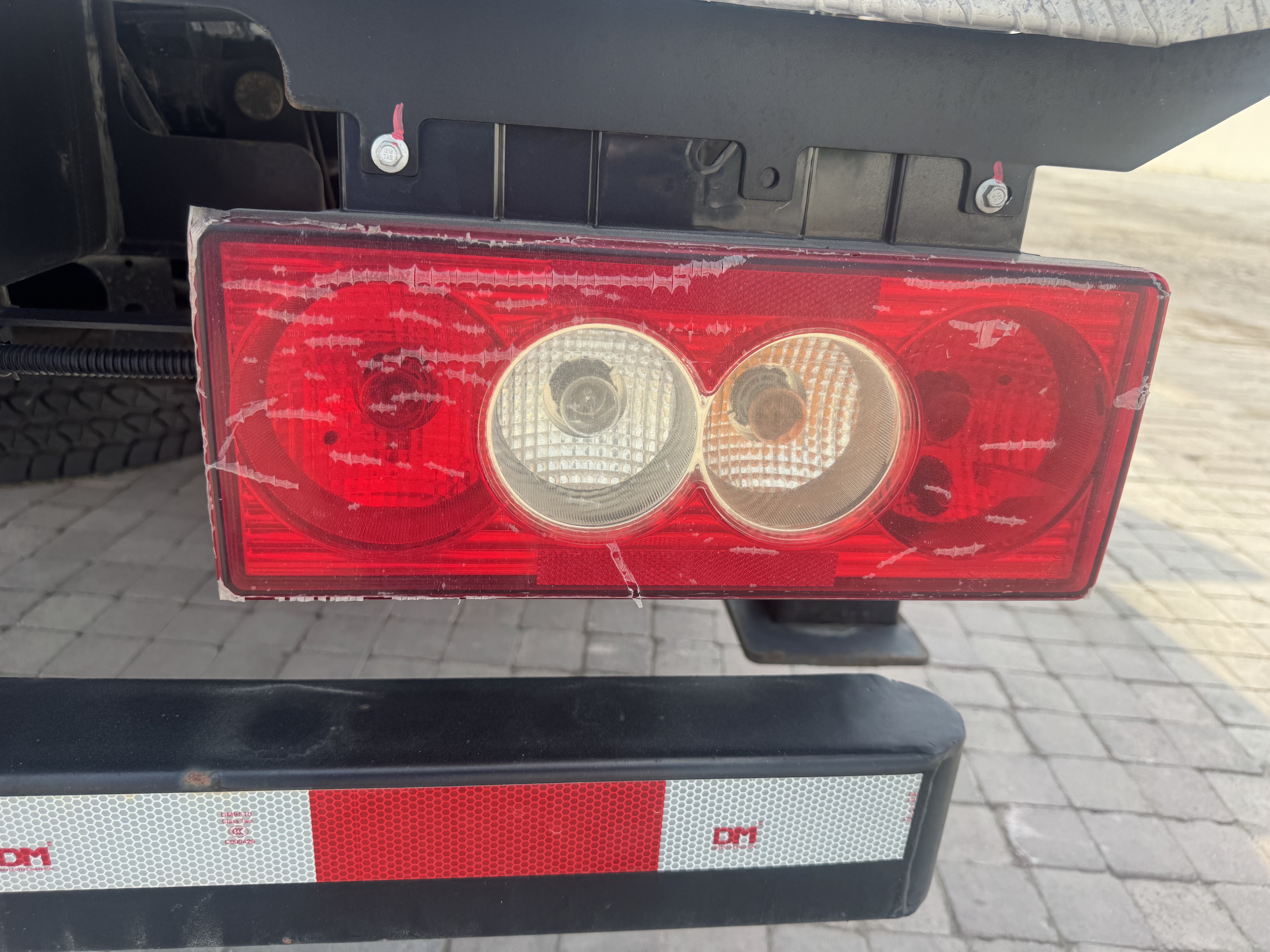 TMA-003-XCMG-GKS285-Truck-mounted-boom-lifts-inspection-Electronics-Lights-and-signals-1