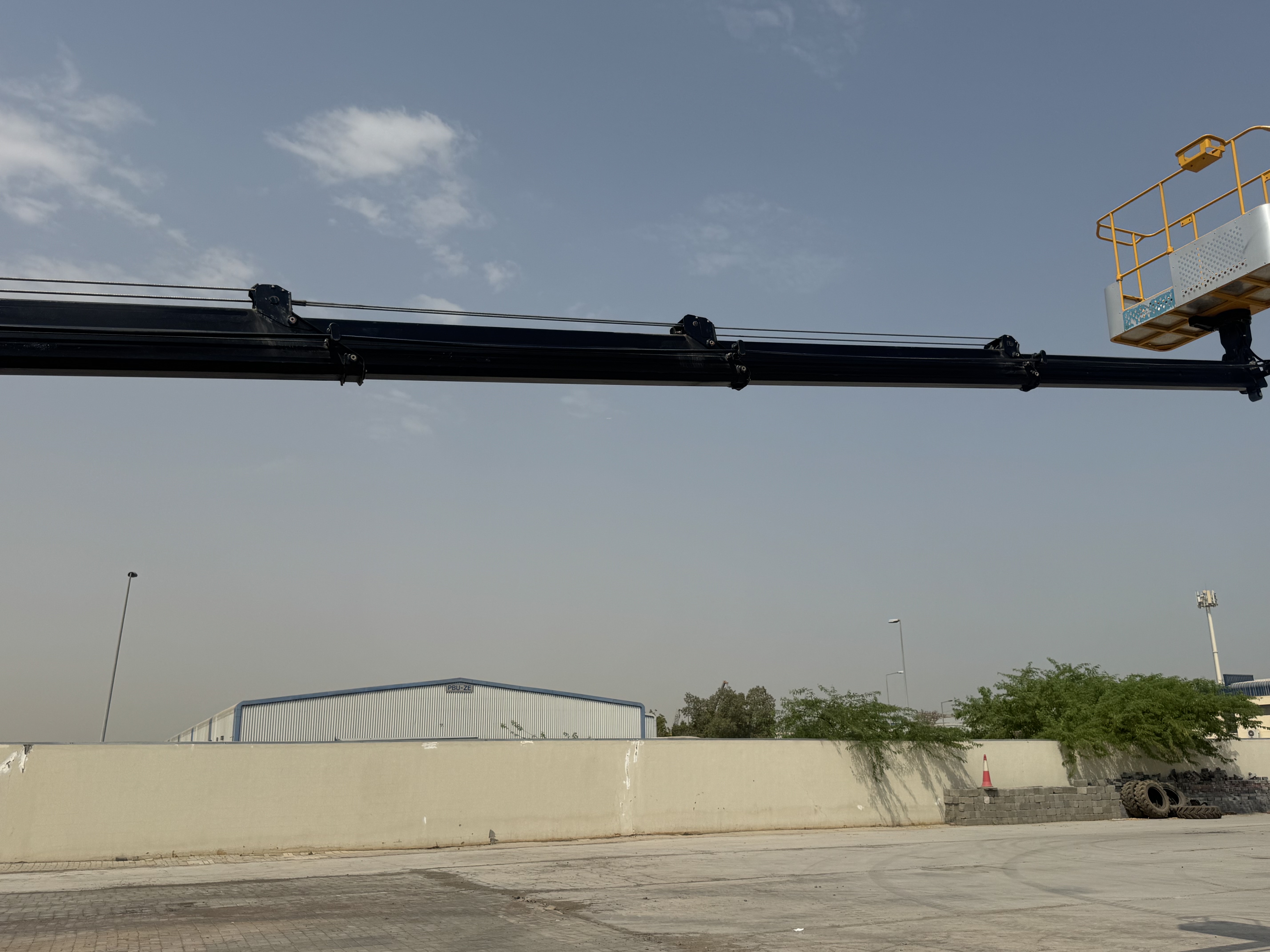 TMA-003-XCMG-GKS285-Truck-mounted-boom-lifts-inspection-Chassis-Telescopic-boom-1