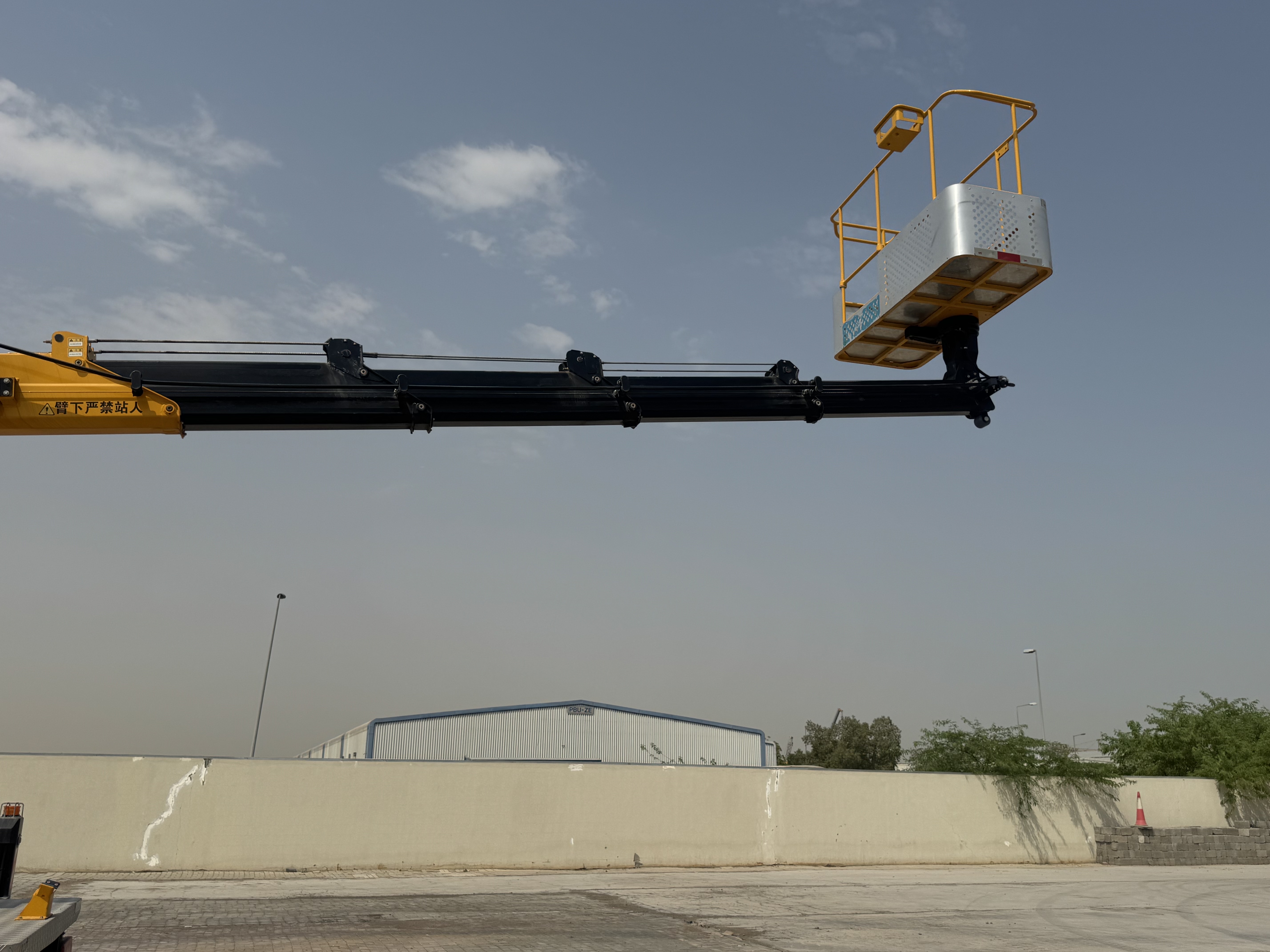 TMA-003-XCMG-GKS285-Truck-mounted-boom-lifts-inspection-Chassis-Telescopic-boom-1