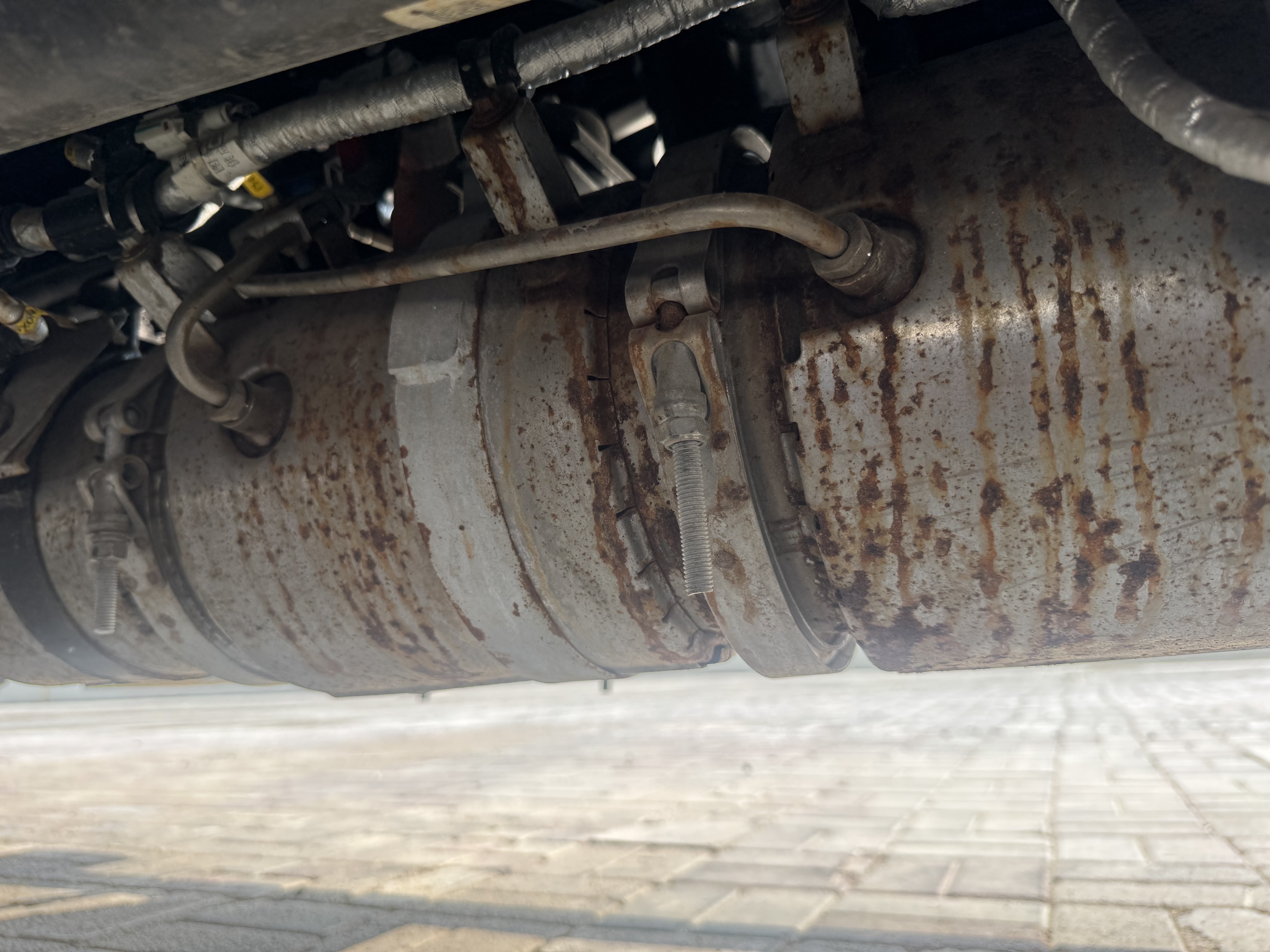 TMA-003-XCMG-GKS285-Truck-mounted-boom-lifts-inspection-Engine-Exhaust-system-1