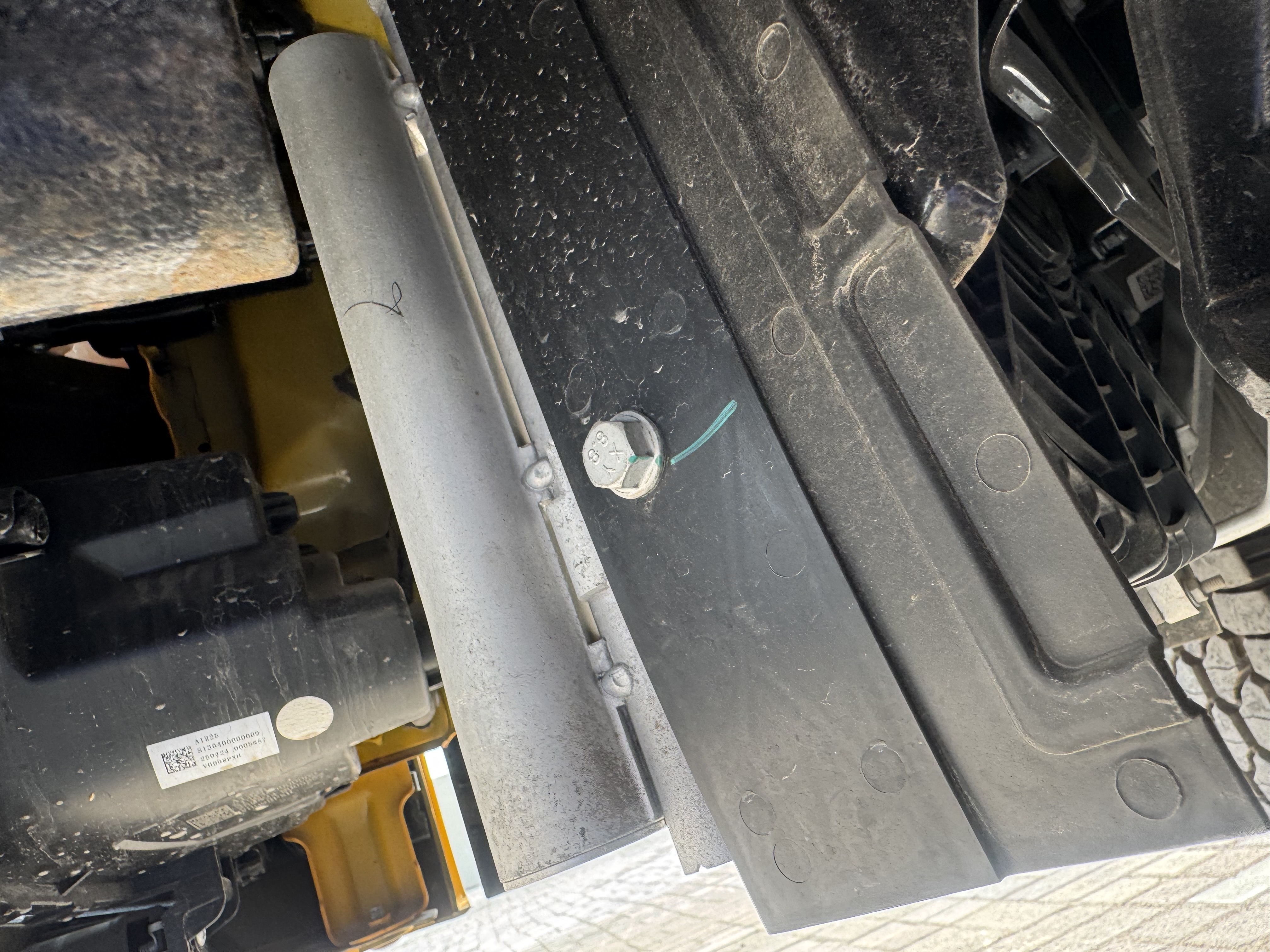 TMA-003-XCMG-GKS285-Truck-mounted-boom-lifts-inspection-Engine-Radiator,-condenser,-intercooler,-hydraulic-cooler-1