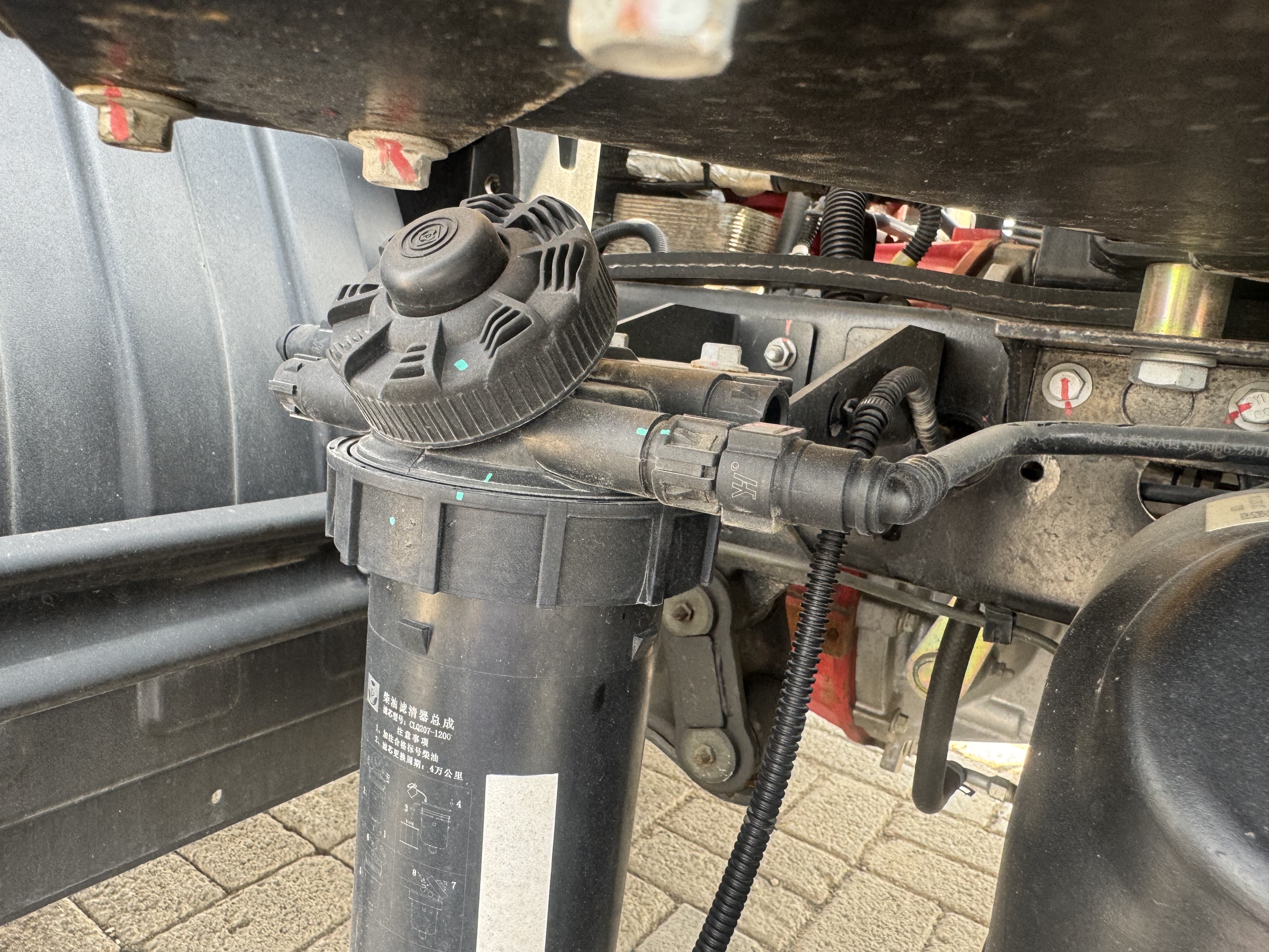 TMA-003-XCMG-GKS285-Truck-mounted-boom-lifts-inspection-Engine-Fuel-leaks-1