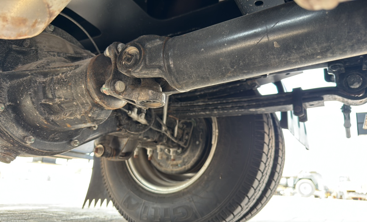 TMA-003-XCMG-GKS285-Truck-mounted-boom-lifts-inspection-Drive-system-Propeller-shaft-1