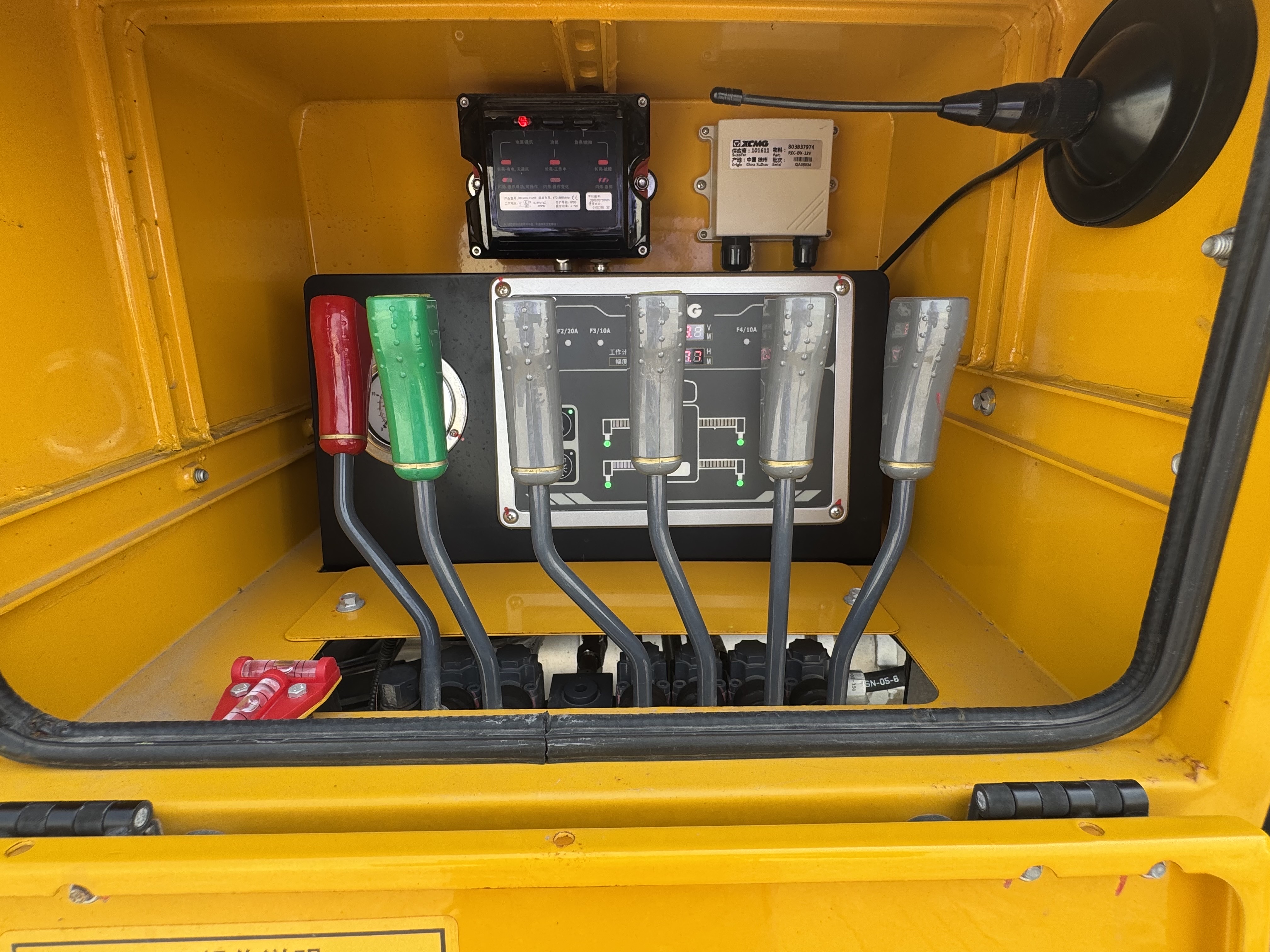 TMA-003-XCMG-GKS285-Truck-mounted-boom-lifts-inspection-Electronics-Ground-control-1