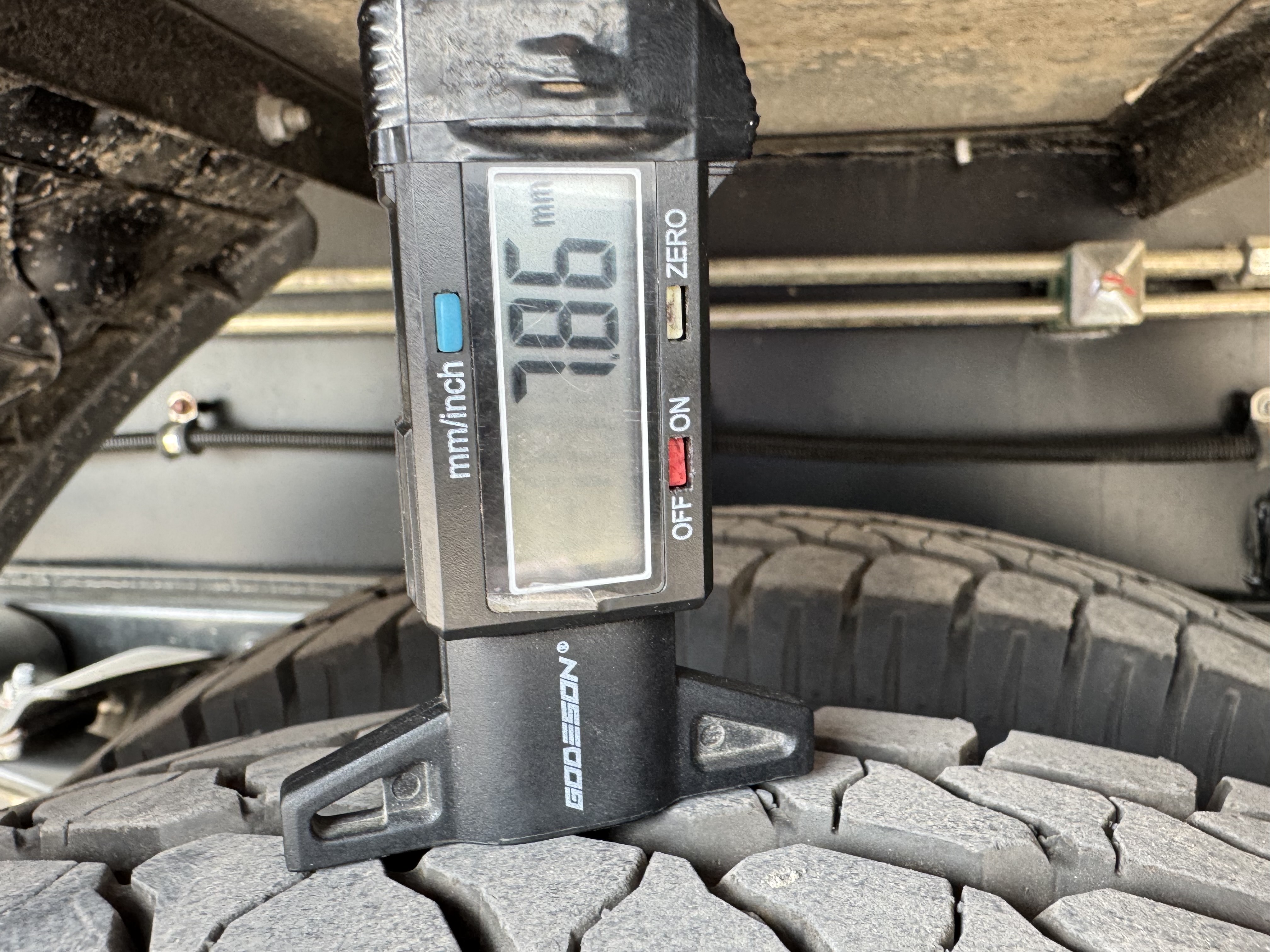 TMA-003-XCMG-GKS285-Truck-mounted-boom-lifts-inspection-Chassis-Left-rear-tire---tread-depth-1