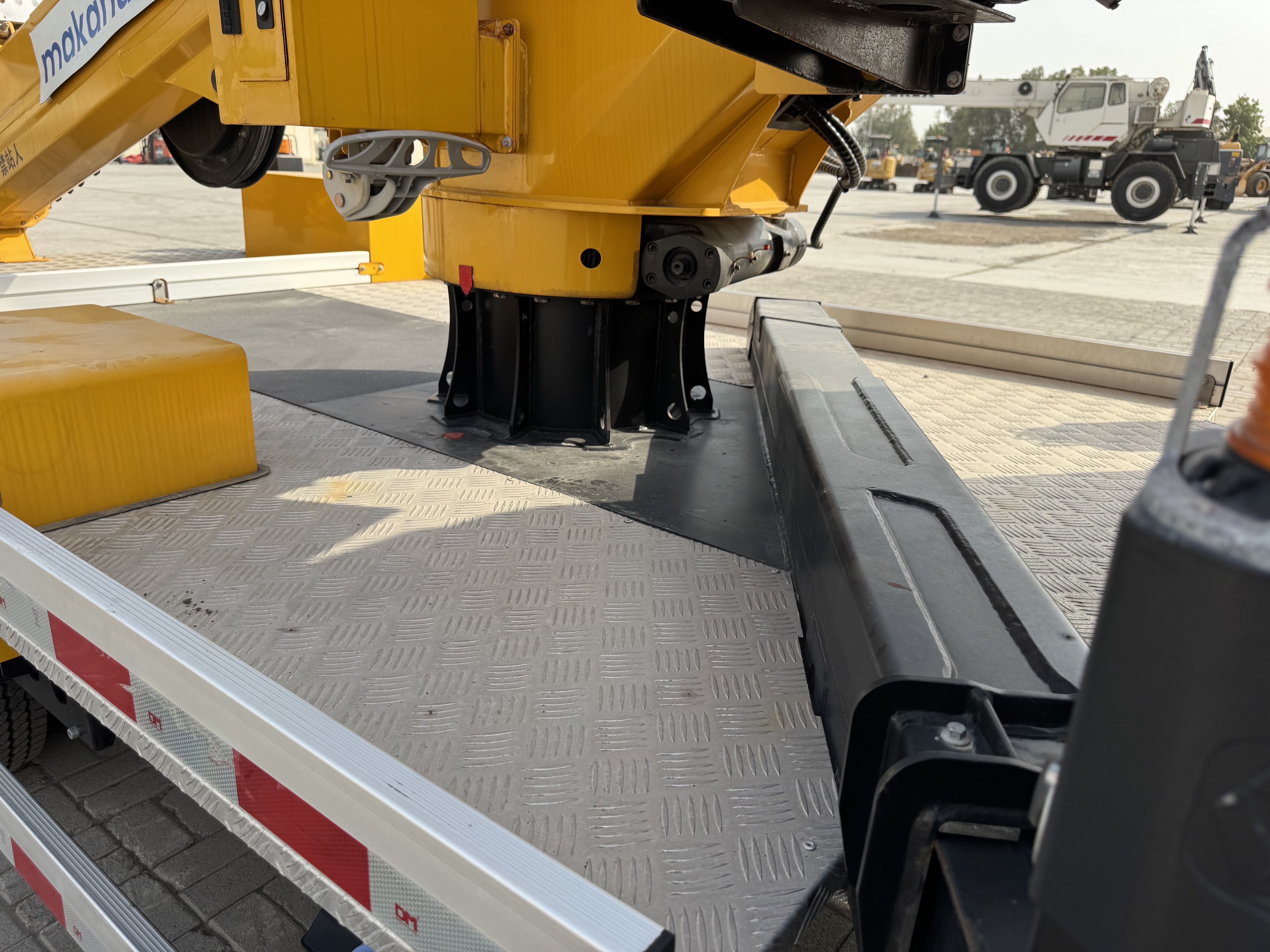 TMA-003-XCMG-GKS285-Truck-mounted-boom-lifts-inspection-Chassis-Frame-condition-1