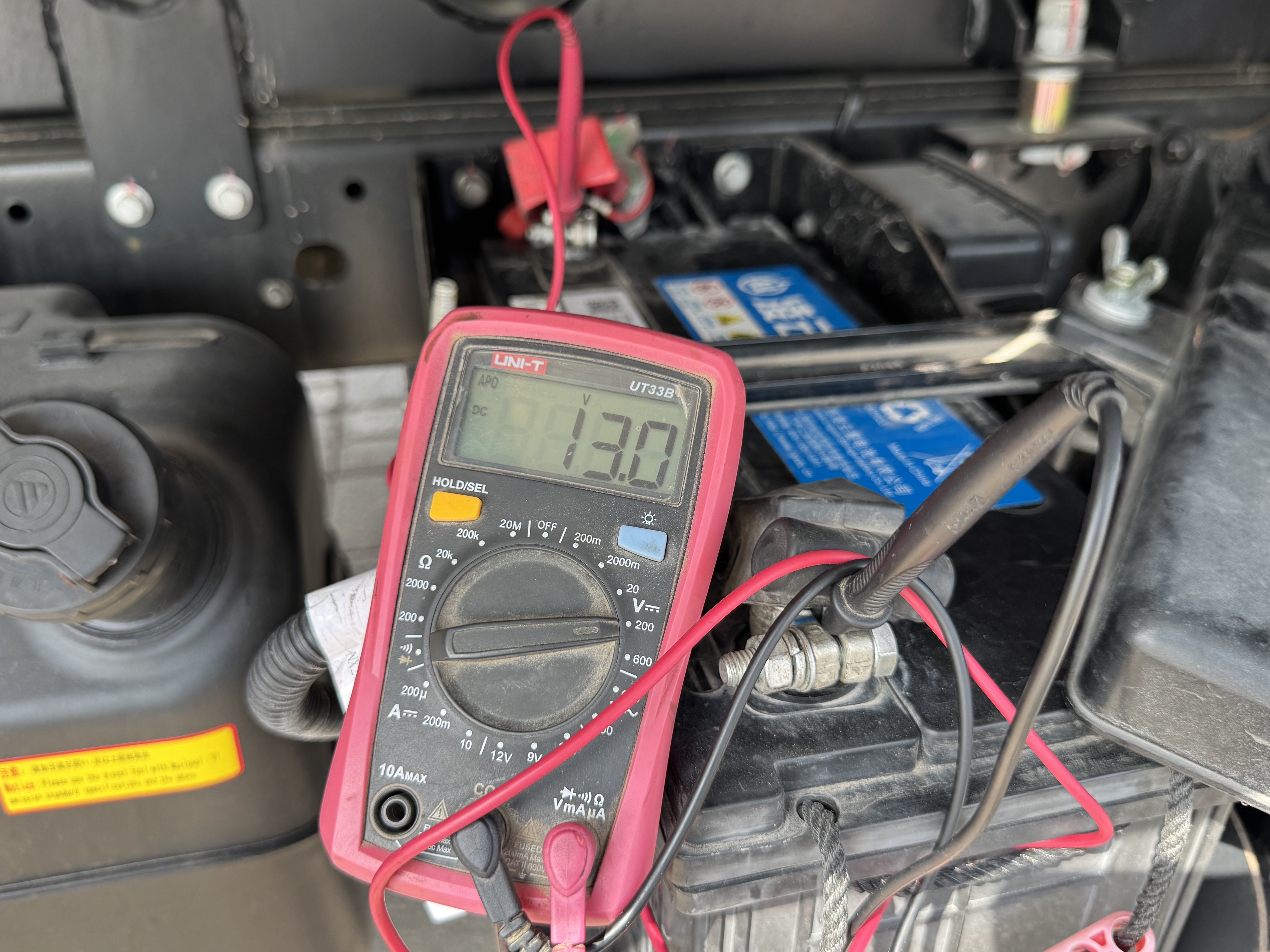 TMA-003-XCMG-GKS285-Truck-mounted-boom-lifts-inspection-Electronics-Battery-2
