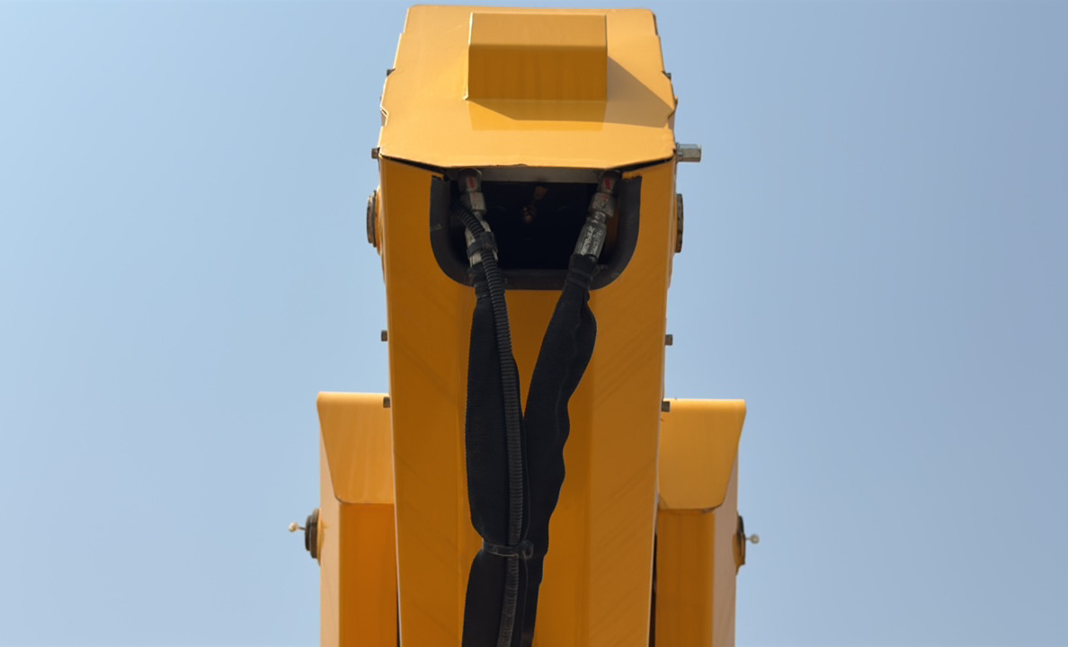 TMA-003-XCMG-GKS285-Truck-mounted-boom-lifts-inspection-Hydraulics-Boom-extension-cylinder-1