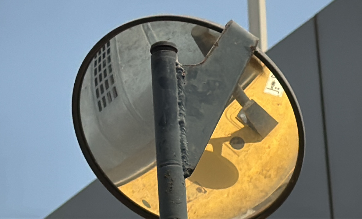 MDX-023-Komatsu-PC195LC-8-Medium-excavators-inspection-Cabin-Mirrors-1