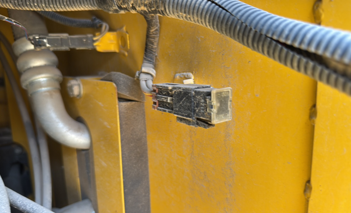 MDX-023-Komatsu-PC195LC-8-Medium-excavators-inspection-Electronics-Main-harness-1