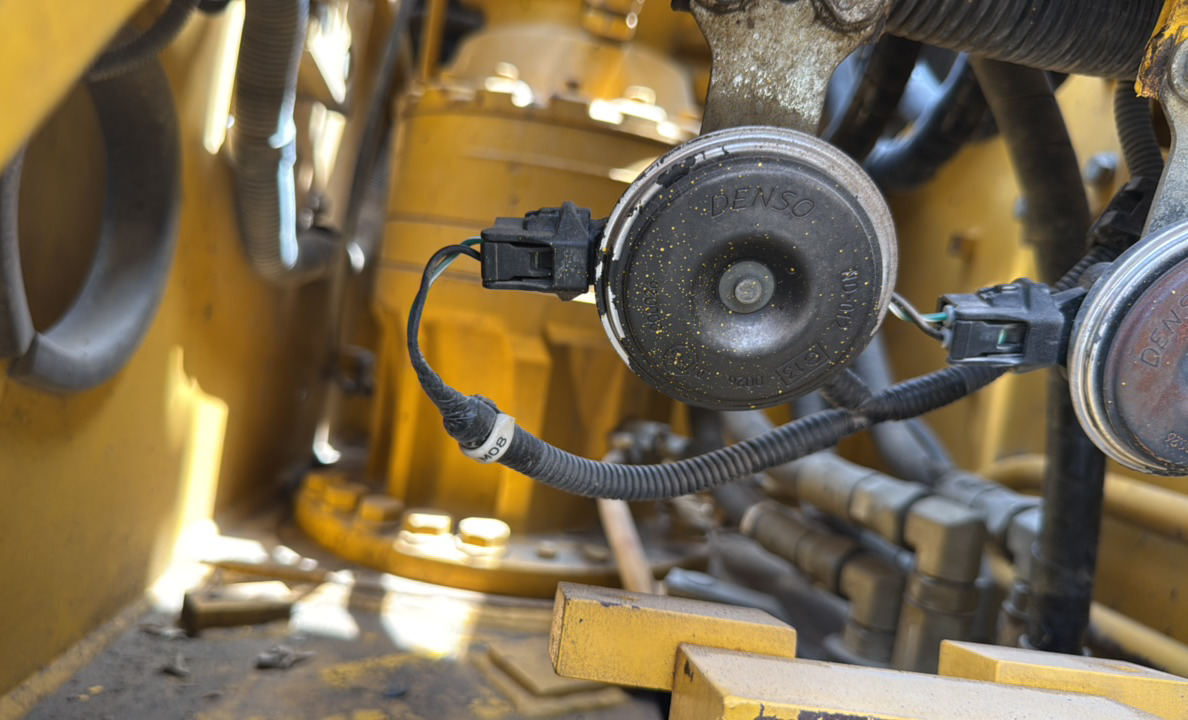 MDX-023-Komatsu-PC195LC-8-Medium-excavators-inspection-Hydraulics-Turntable/slewing-assembly-1