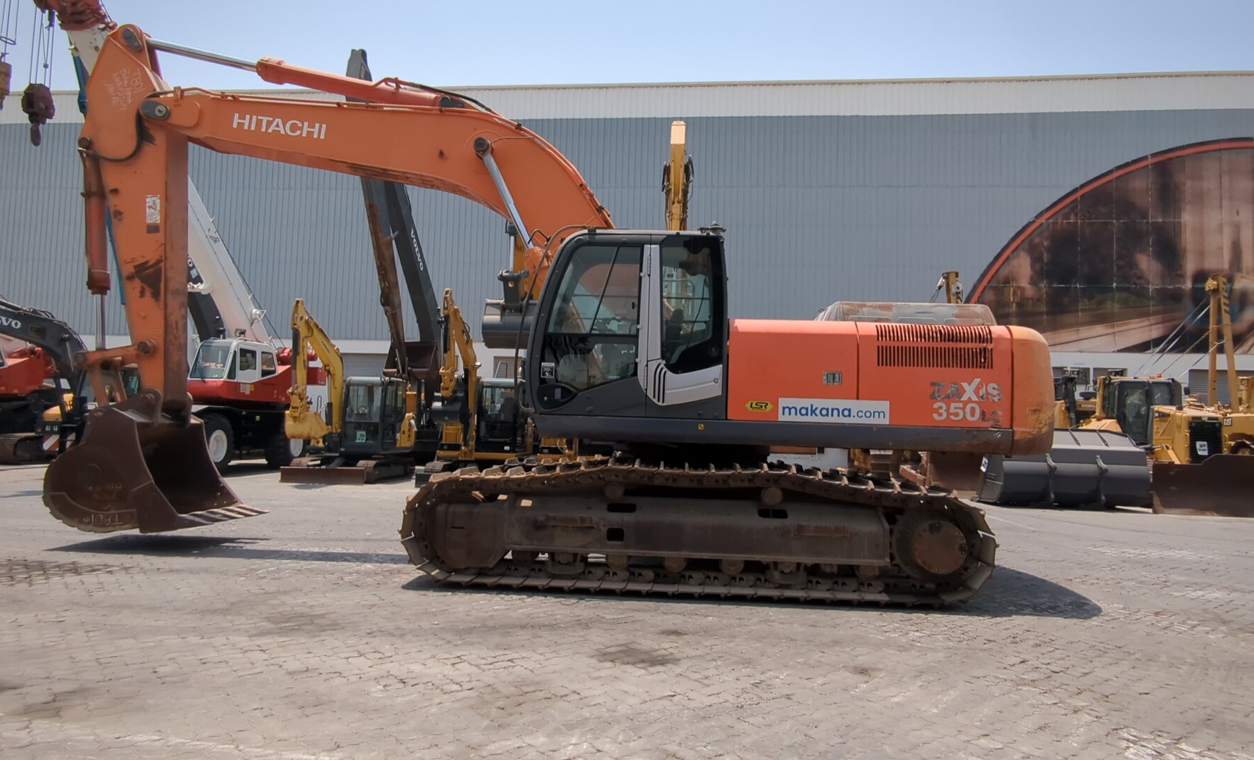 MDX-026-Hitachi-ZX350LC-3-Medium-excavators-inspection-Structure-Paint-1
