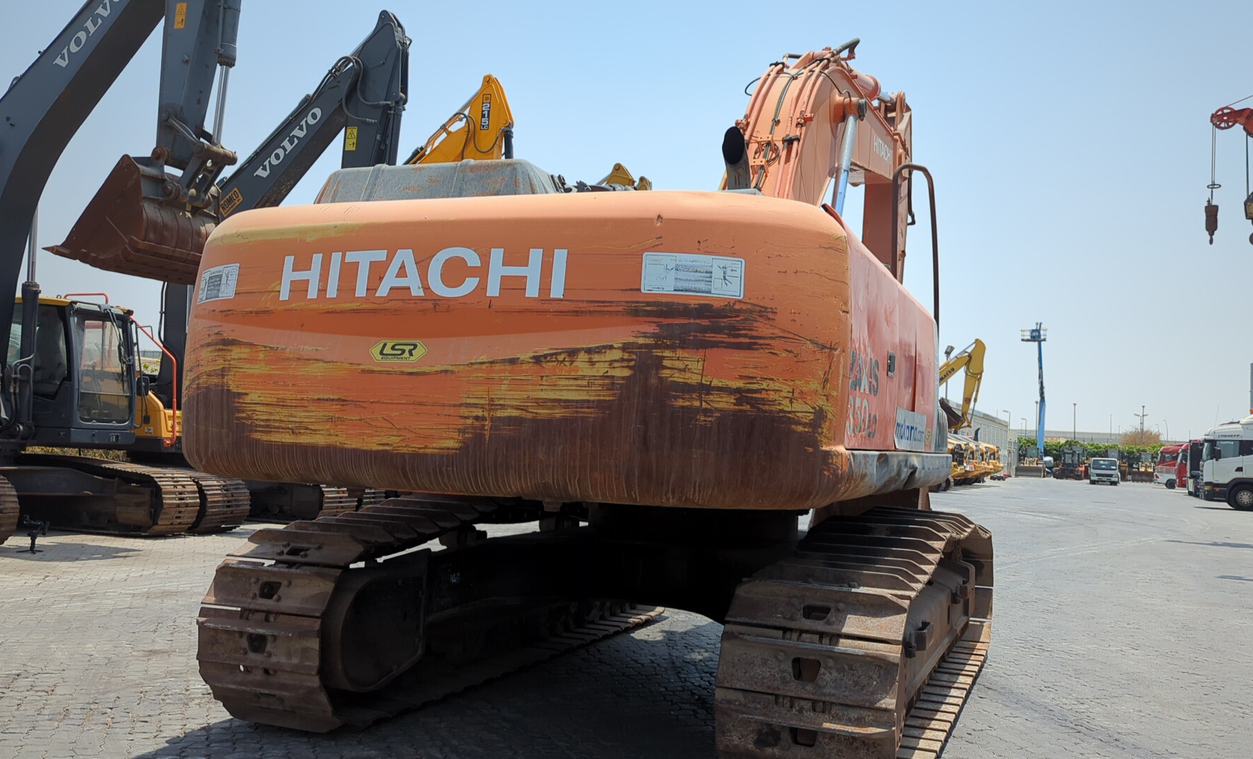 MDX-026-Hitachi-ZX350LC-3-Medium-excavators-inspection-Structure-Paint-1
