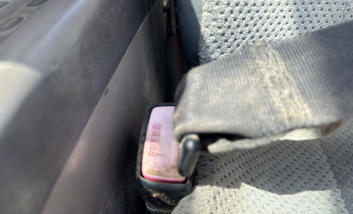 MDX-026-Hitachi-ZX350LC-3-Medium-excavators-inspection-Safety-Seat-belts-1
